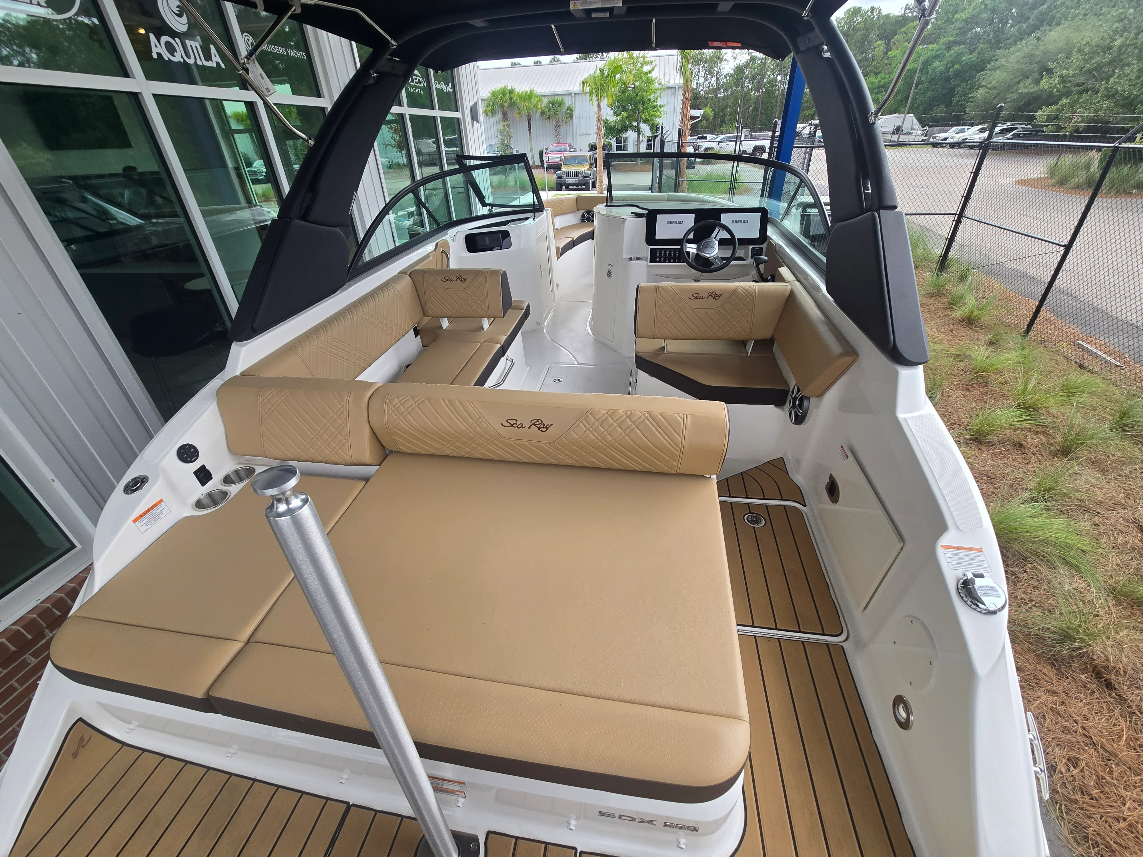 2026 Sea Ray SDX 230 Outboard Image Thumbnail #5