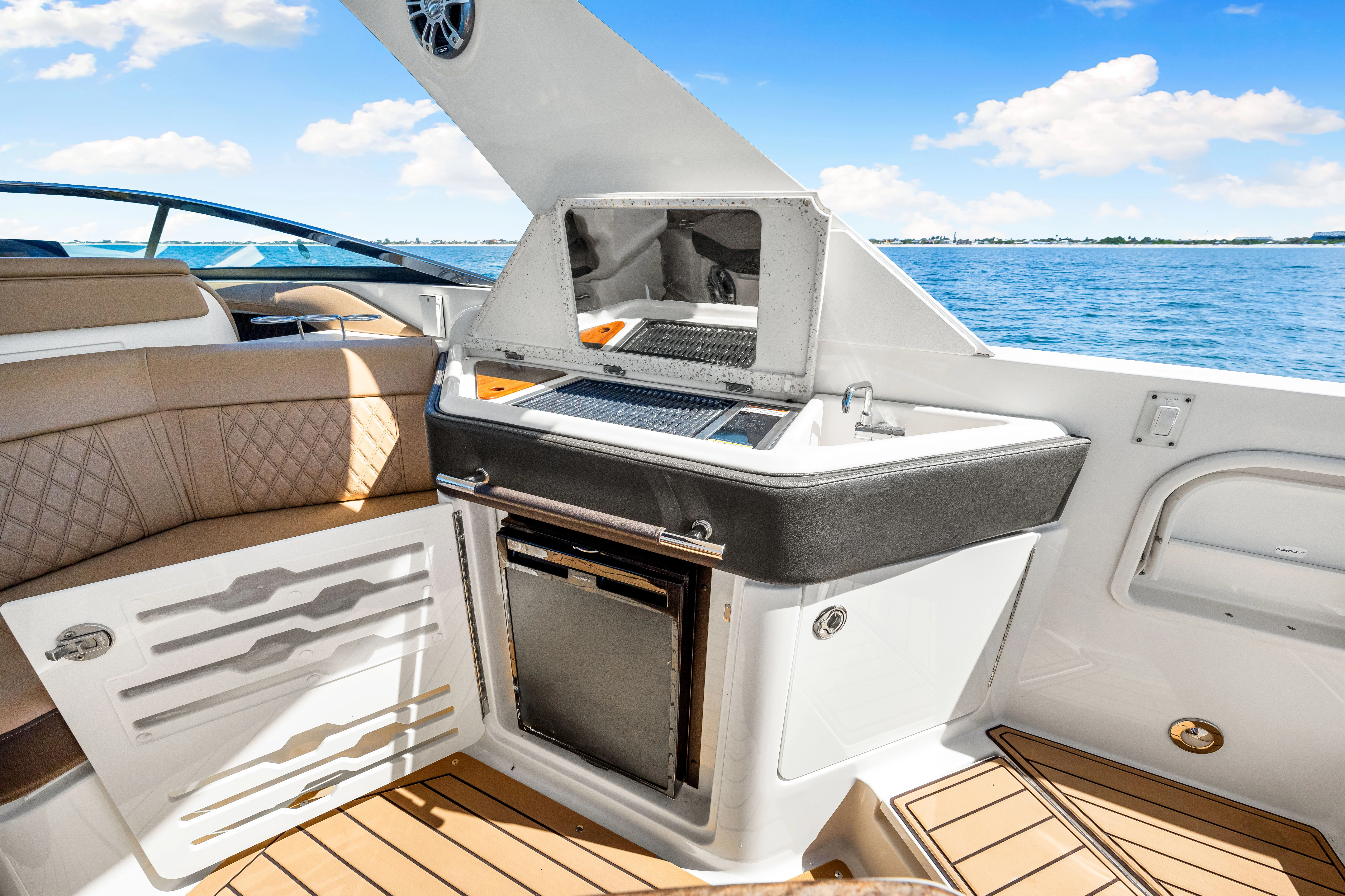 2020 Sea Ray SLX 310 OB Image Thumbnail #24