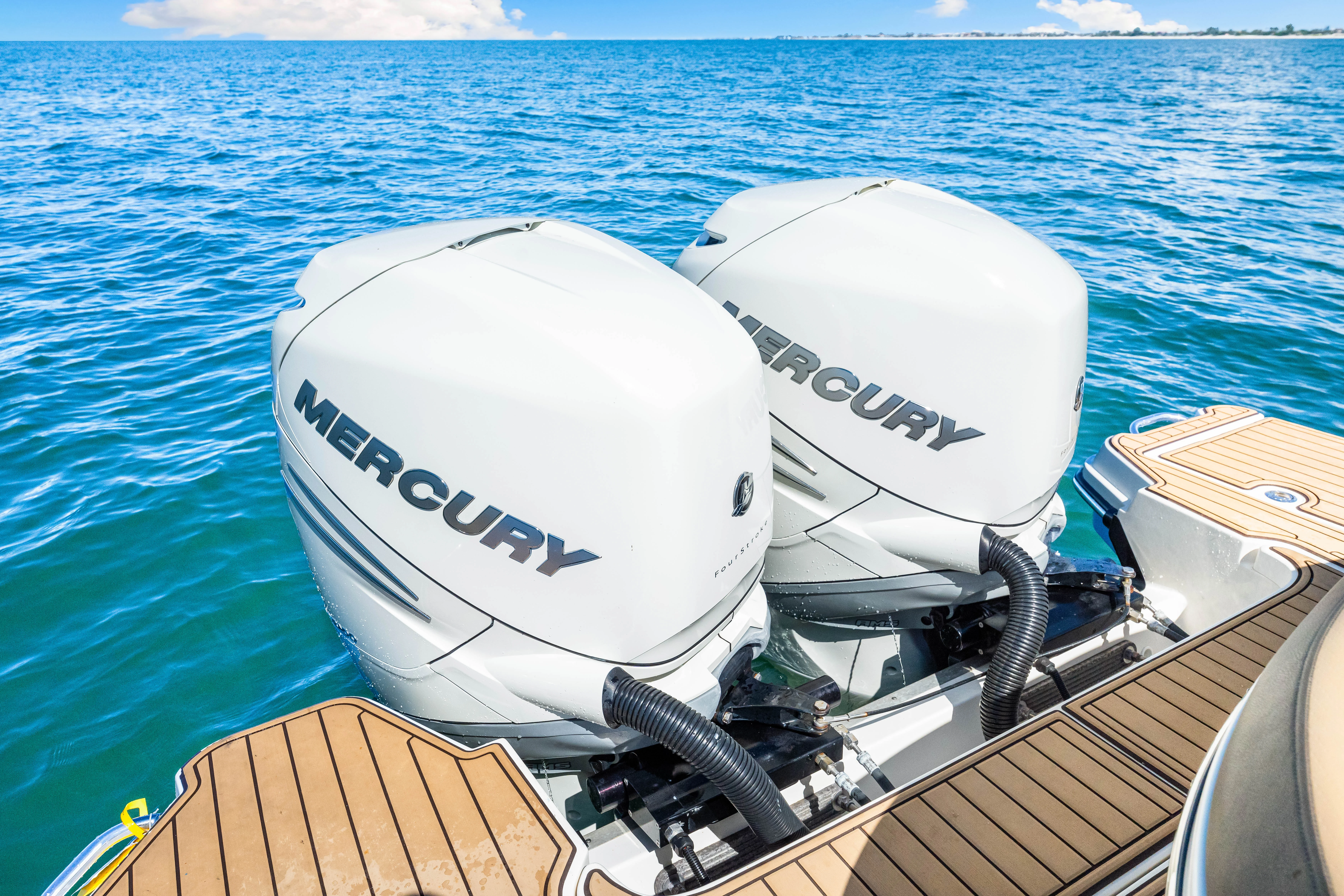 2020 Sea Ray SLX 310 OB Image Thumbnail #36