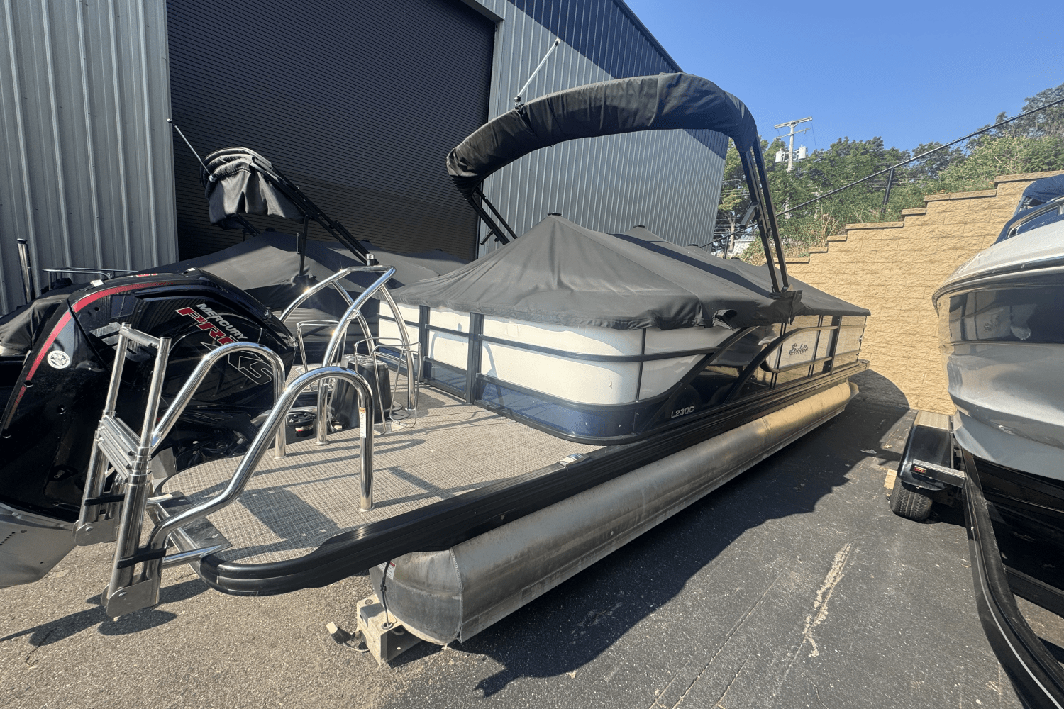 2019 Barletta L23QC Image Thumbnail #4