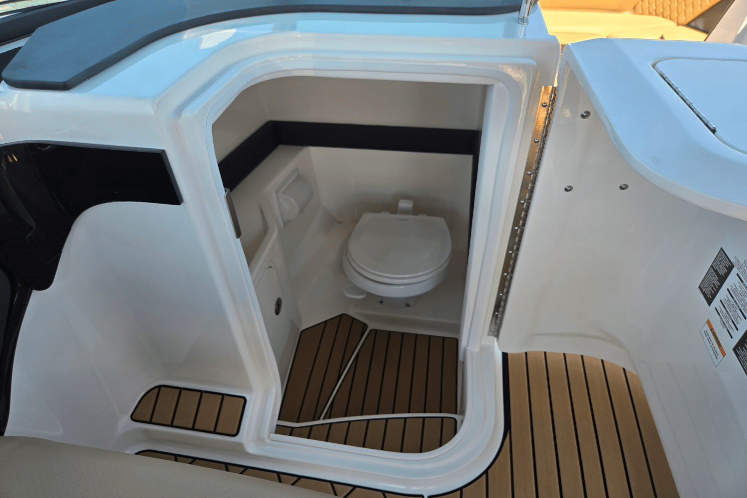 2026 Sea Ray SLX 280 Outboard Image Thumbnail #13