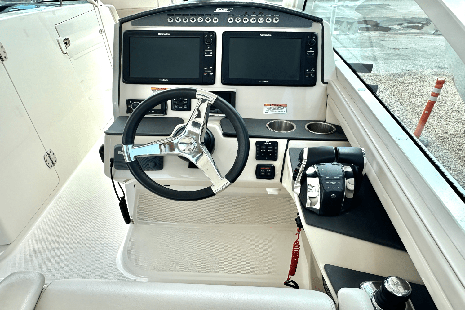 2016 Boston Whaler 320 VANTAGE Image Thumbnail #12
