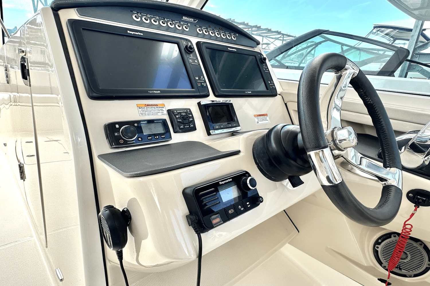 2016 Boston Whaler 320 VANTAGE Image Thumbnail #1