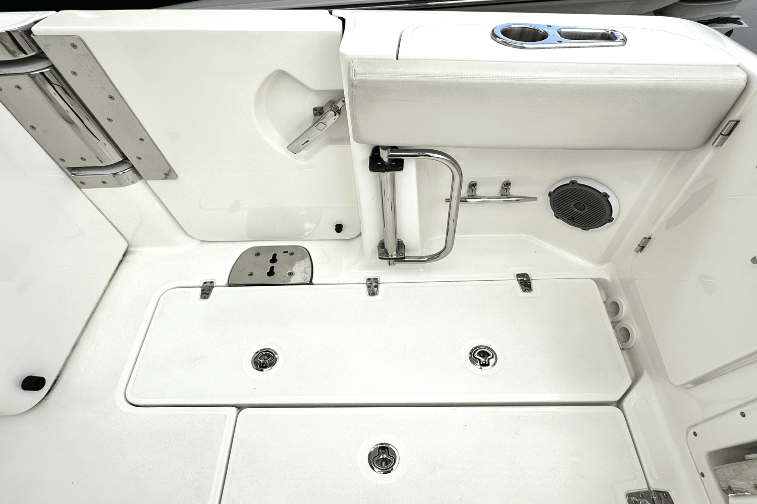 2016 Boston Whaler 320 VANTAGE Image Thumbnail #20