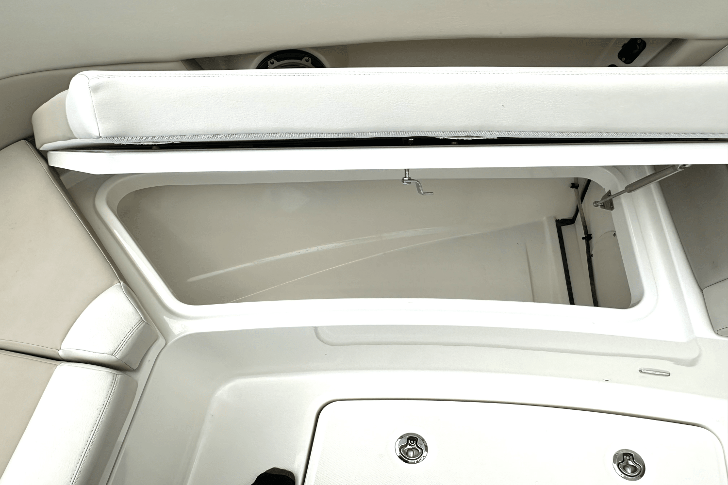 2016 Boston Whaler 320 VANTAGE Image Thumbnail #11
