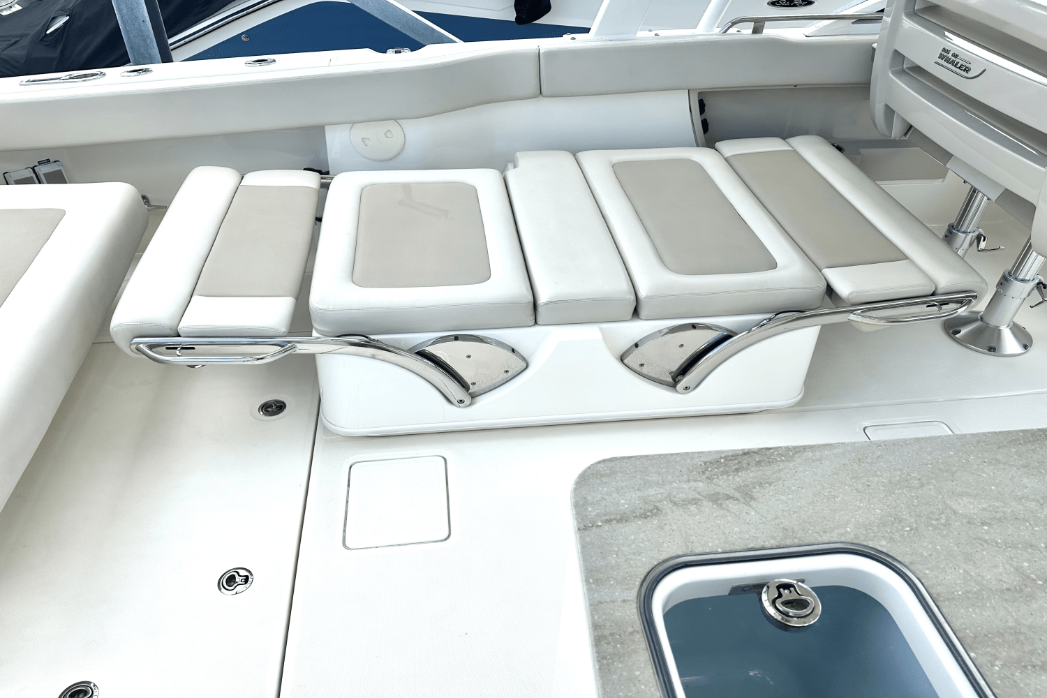 2016 Boston Whaler 320 VANTAGE Image Thumbnail #19