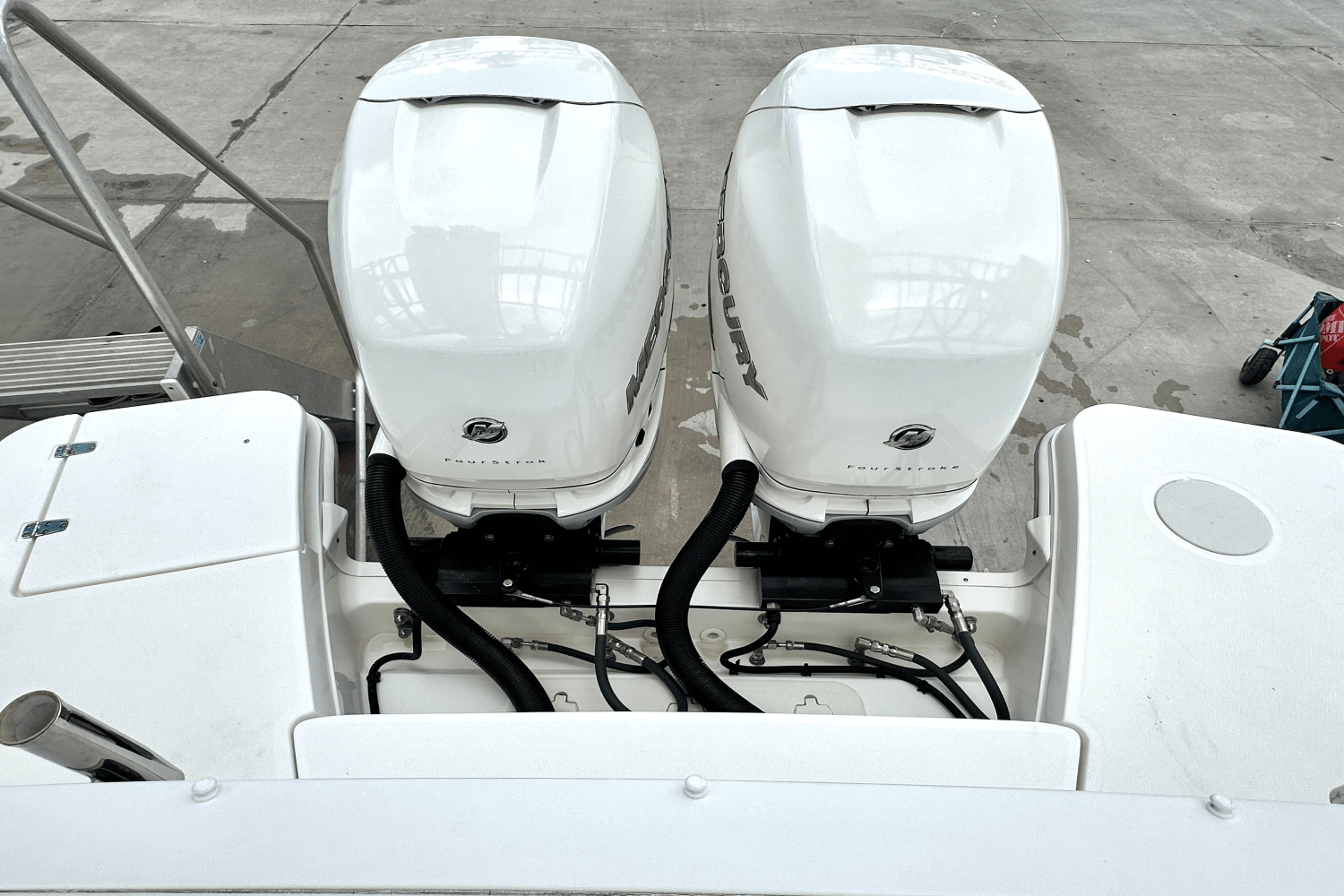 2016 Boston Whaler 320 VANTAGE Image Thumbnail #26