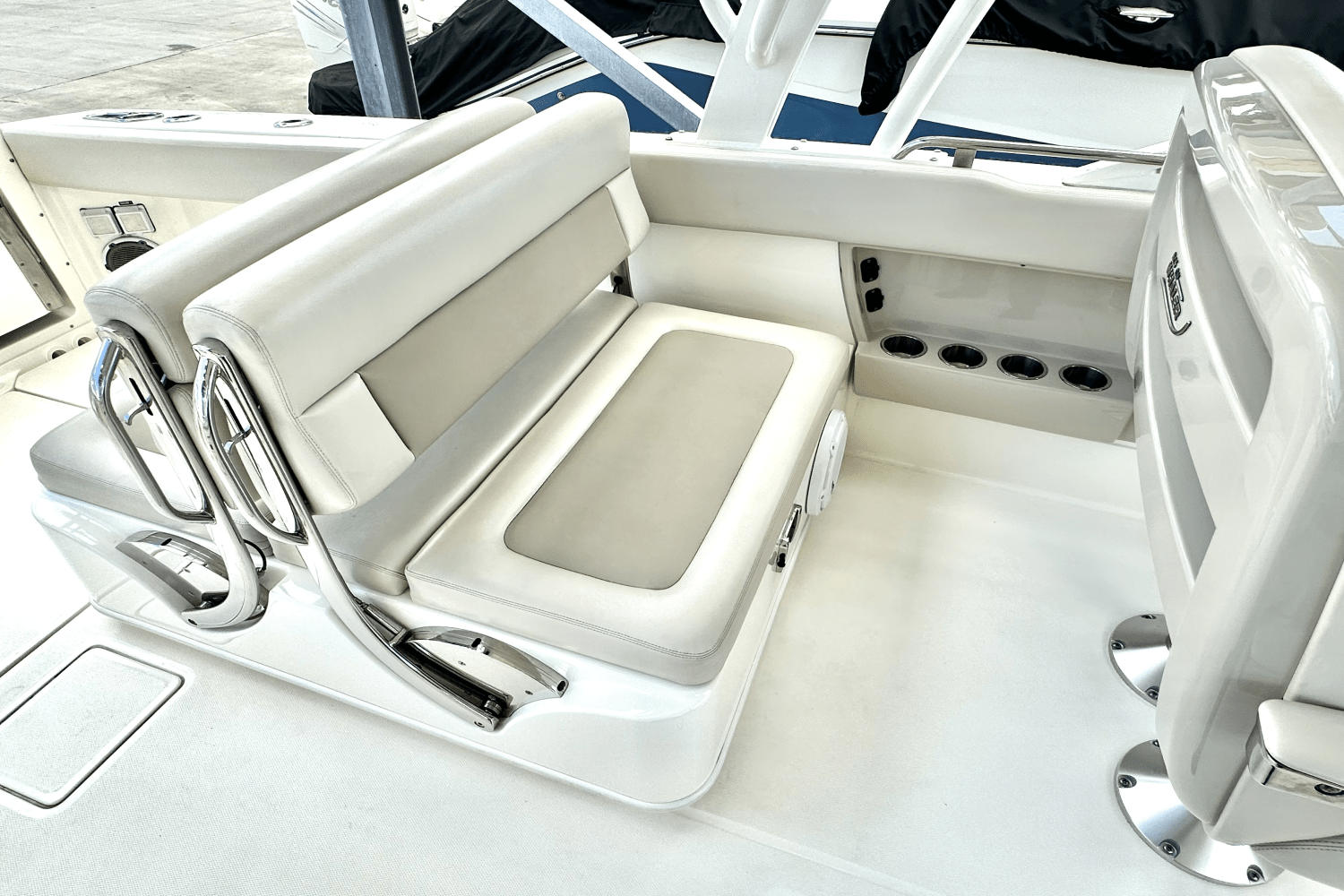 2016 Boston Whaler 320 VANTAGE Image Thumbnail #17