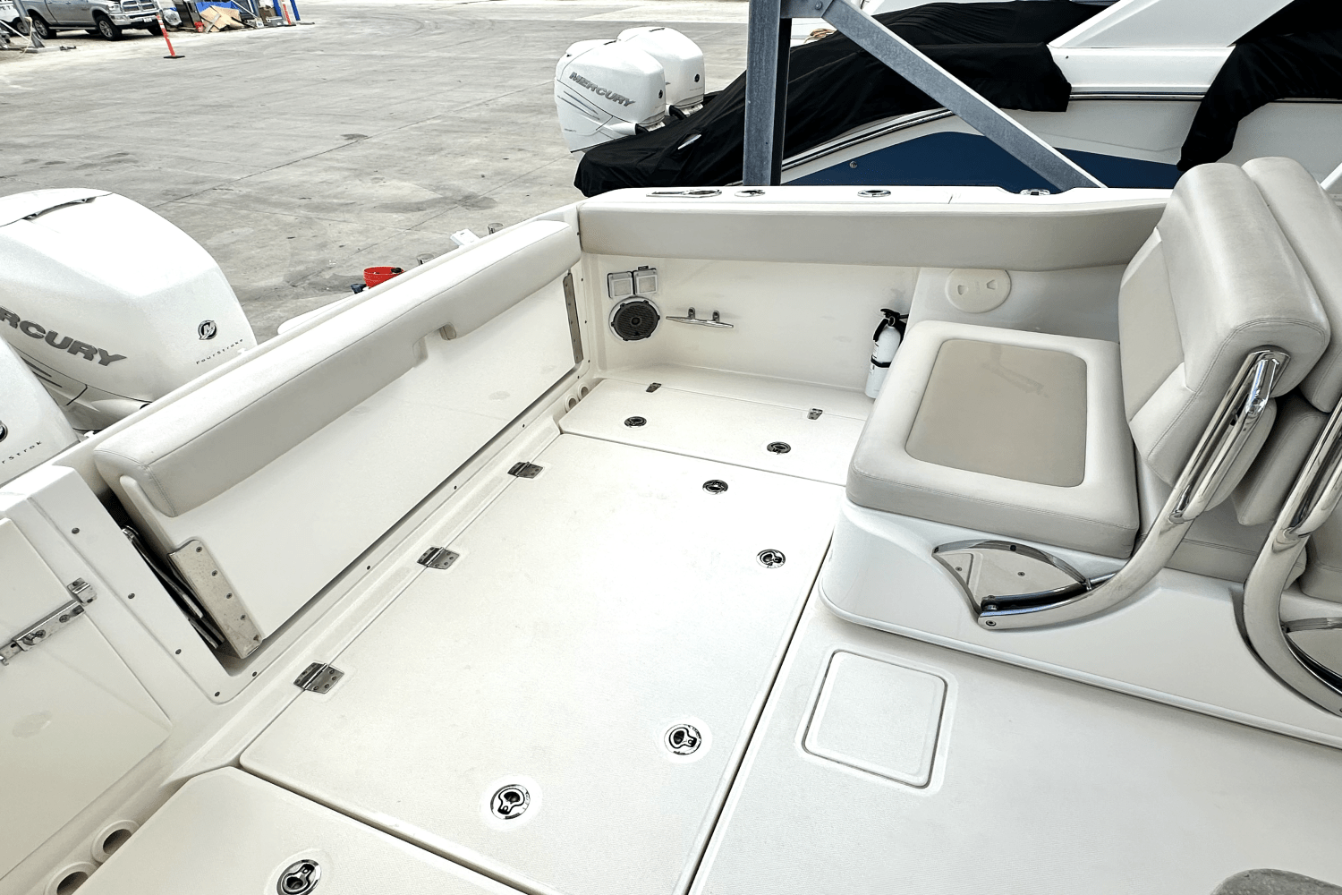 2016 Boston Whaler 320 VANTAGE Image Thumbnail #18