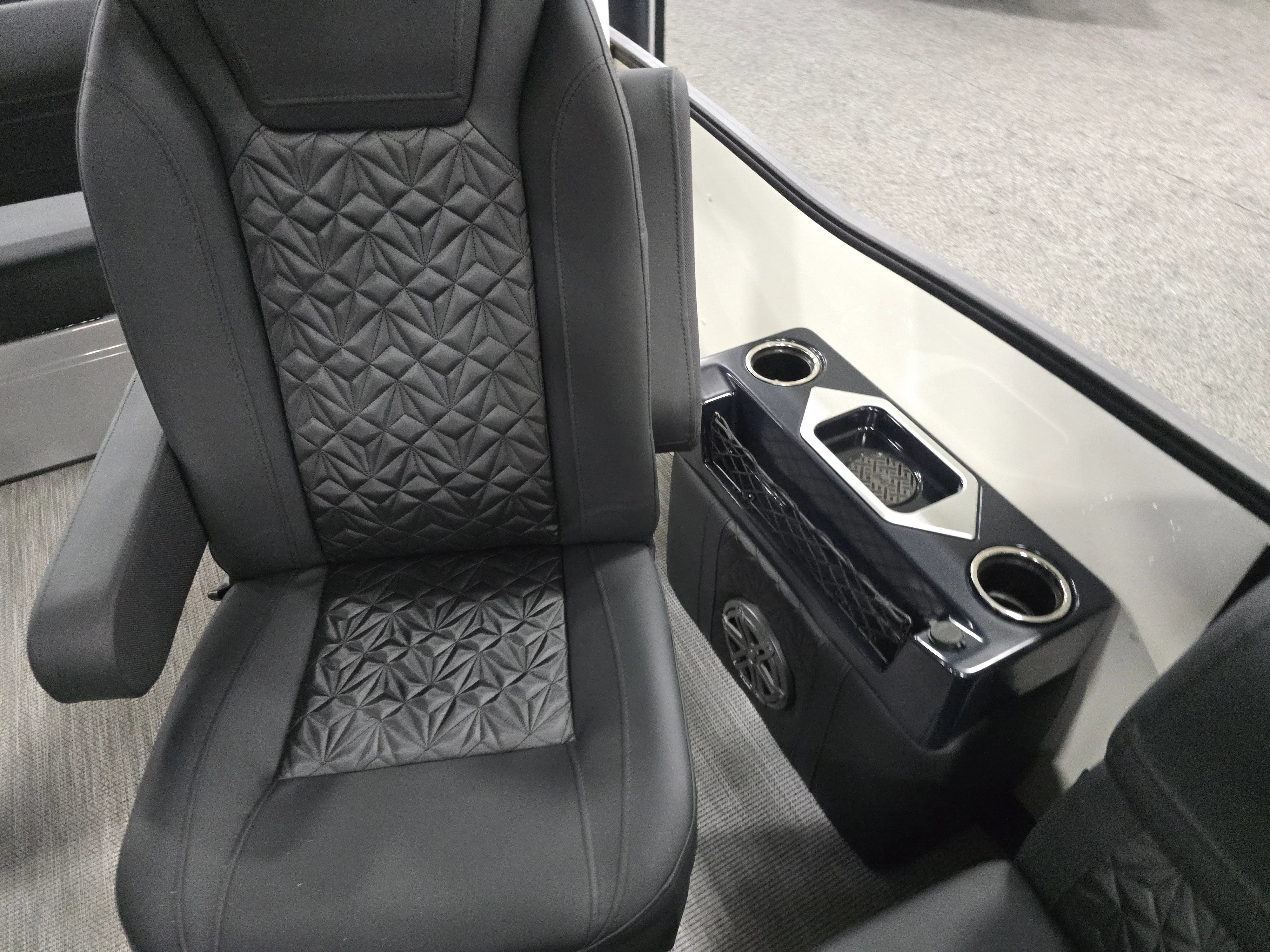 2026 Harris Grand Mariner 250 Image Thumbnail #23