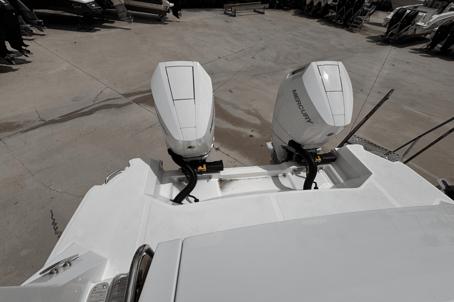 2026 Sea Ray Sundancer 320 Outboard Image Thumbnail #1