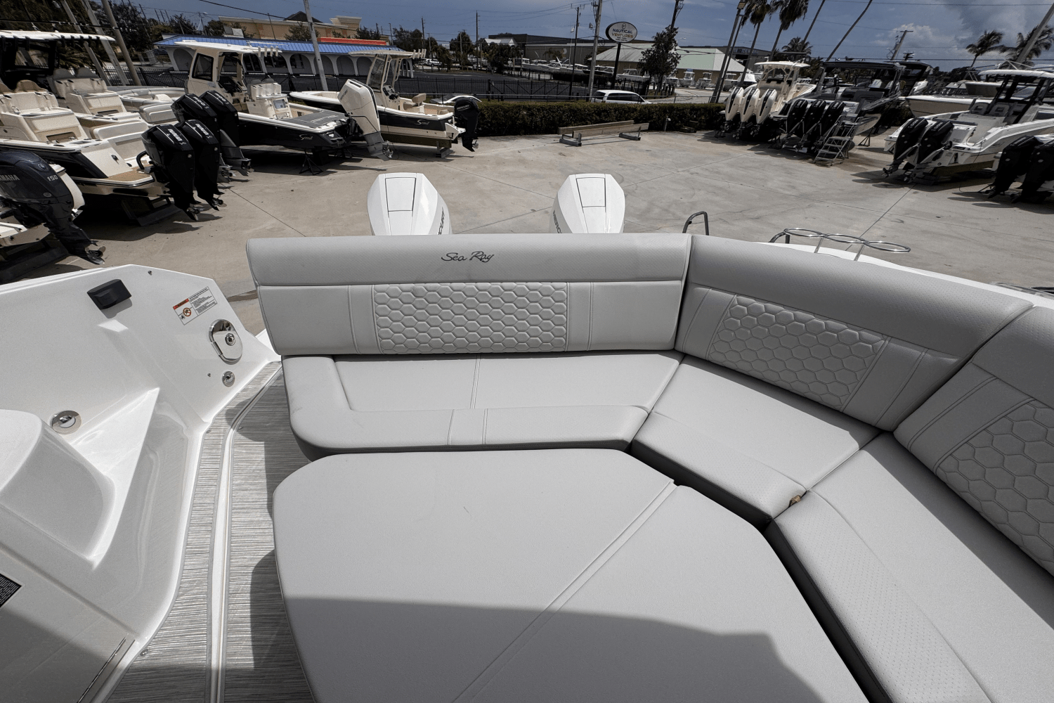 2026 Sea Ray Sundancer 320 Outboard Image Thumbnail #3