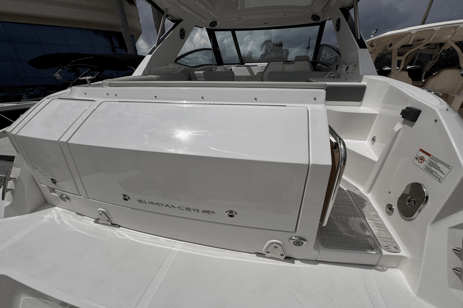 2026 Sea Ray Sundancer 320 Outboard Image Thumbnail #2