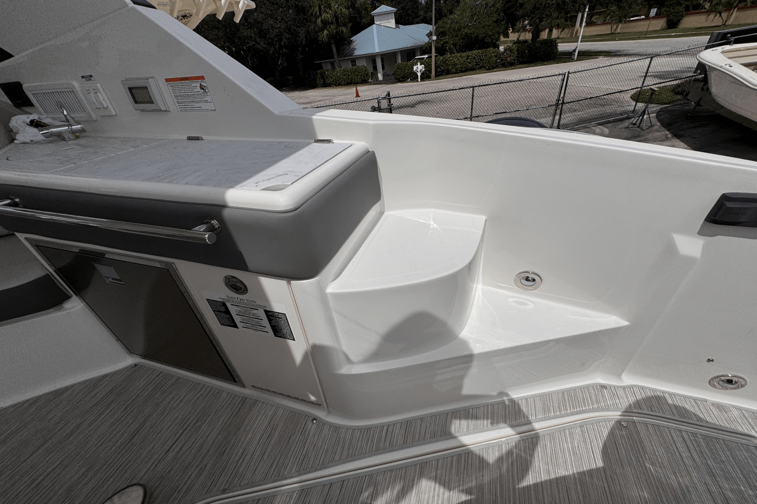 2026 Sea Ray Sundancer 320 Outboard Image Thumbnail #6