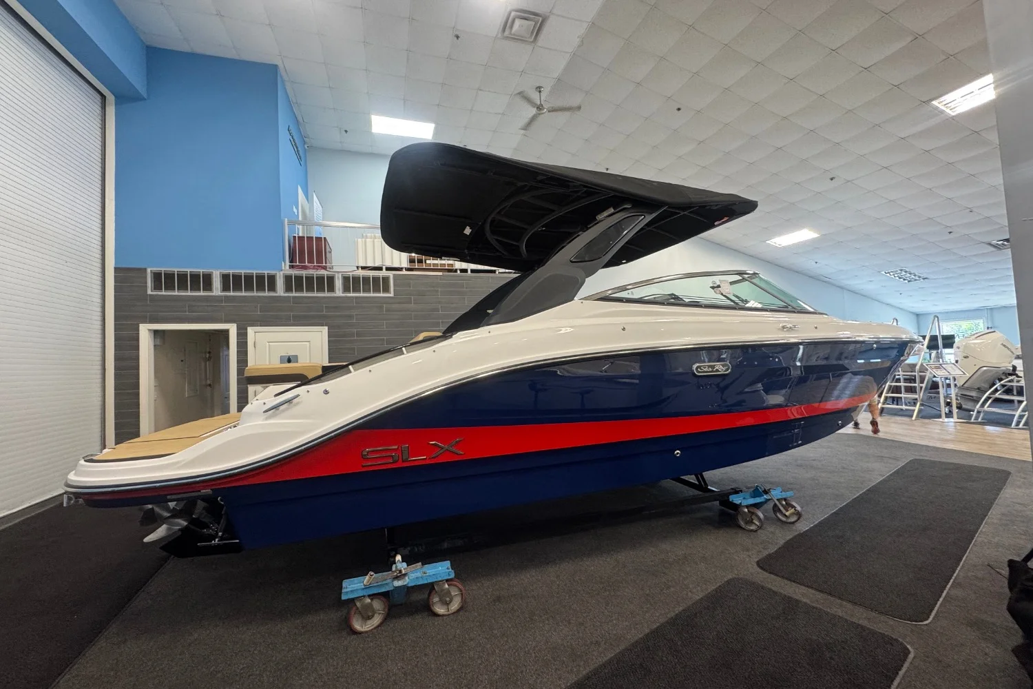2026 Sea Ray SLX 260 Image Thumbnail #4
