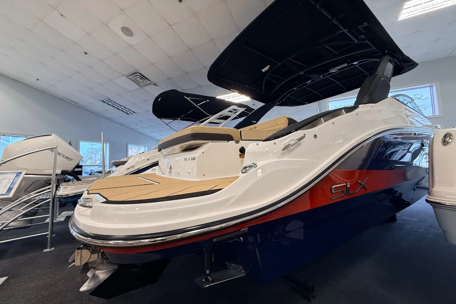 2026 Sea Ray SLX 260 Image Thumbnail #1