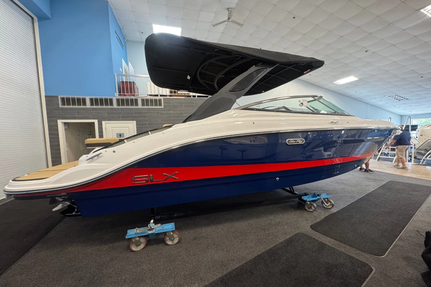 2026 Sea Ray SLX 260 Image Thumbnail #3