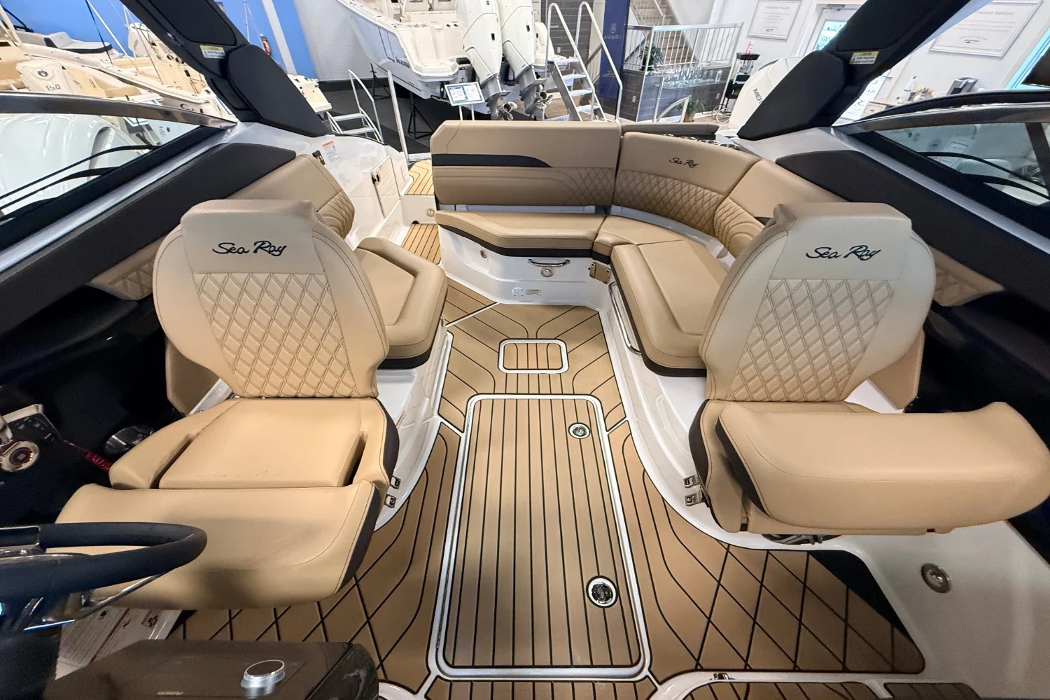 2026 Sea Ray SLX 260 Image Thumbnail #9