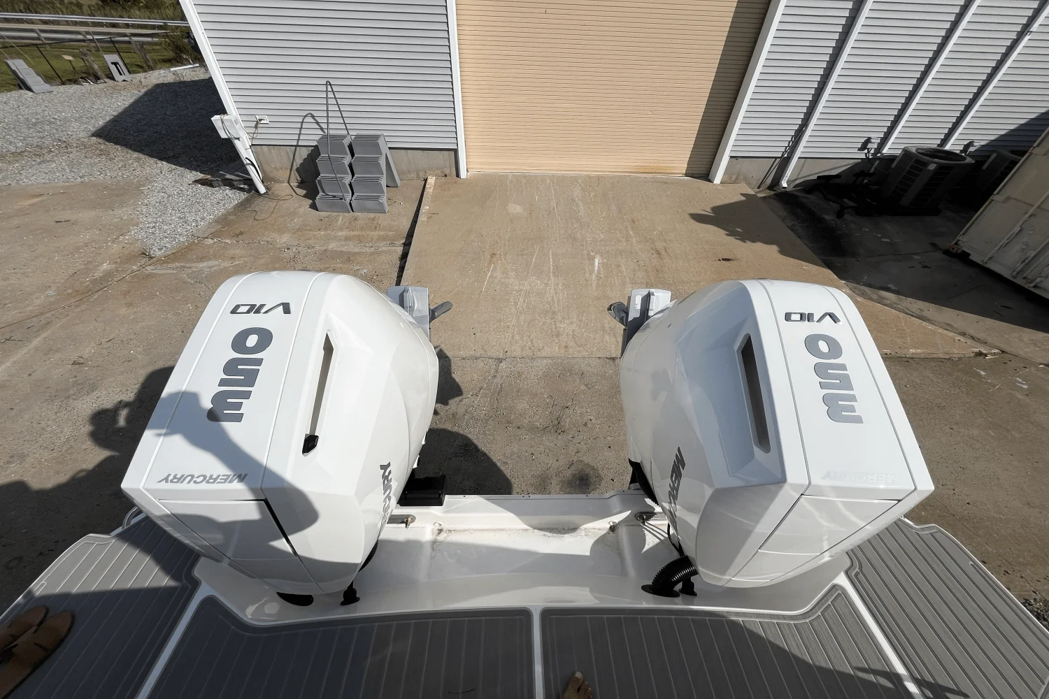 2026 Sea Ray Sundancer 320 Outboard Image Thumbnail #2