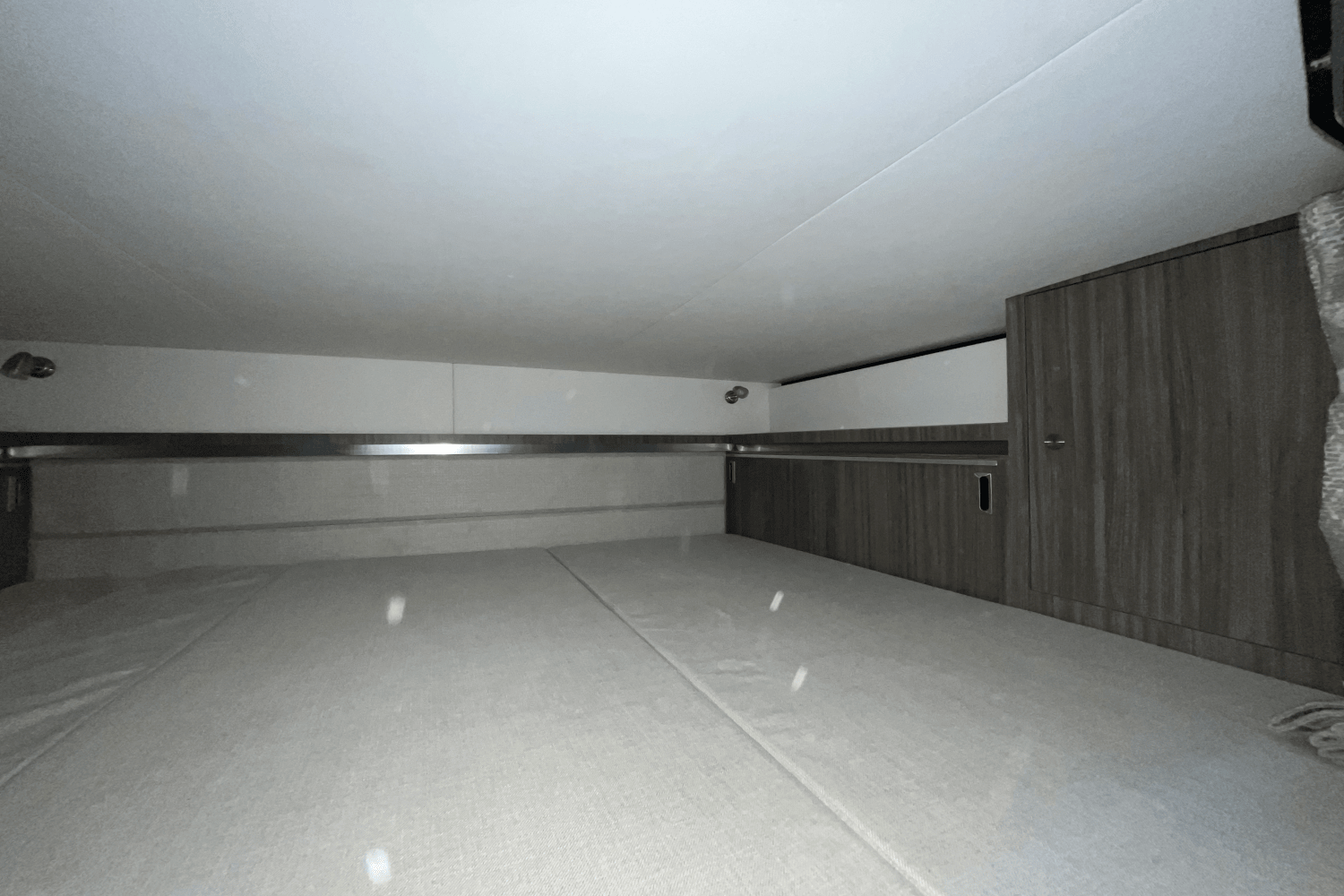 2026 Sea Ray Sundancer 320 Outboard Image Thumbnail #21