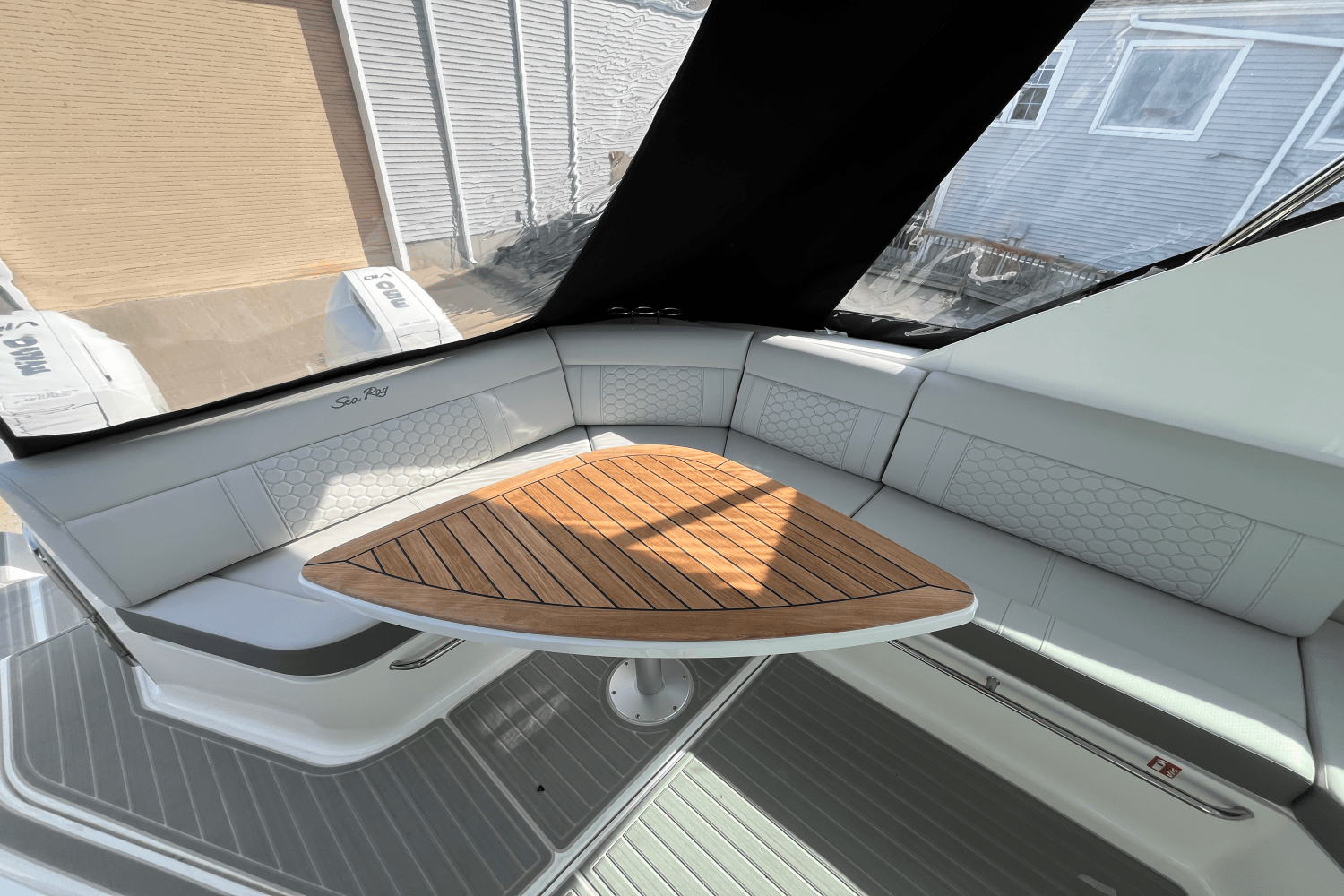 2026 Sea Ray Sundancer 320 Outboard Image Thumbnail #6