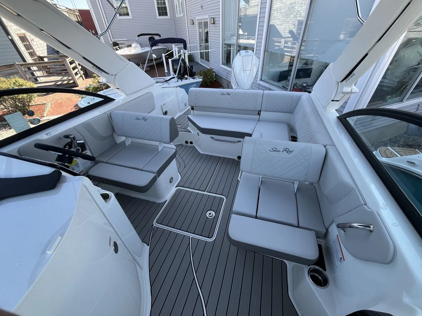 2026 Sea Ray SDX 230 Outboard Image Thumbnail #10