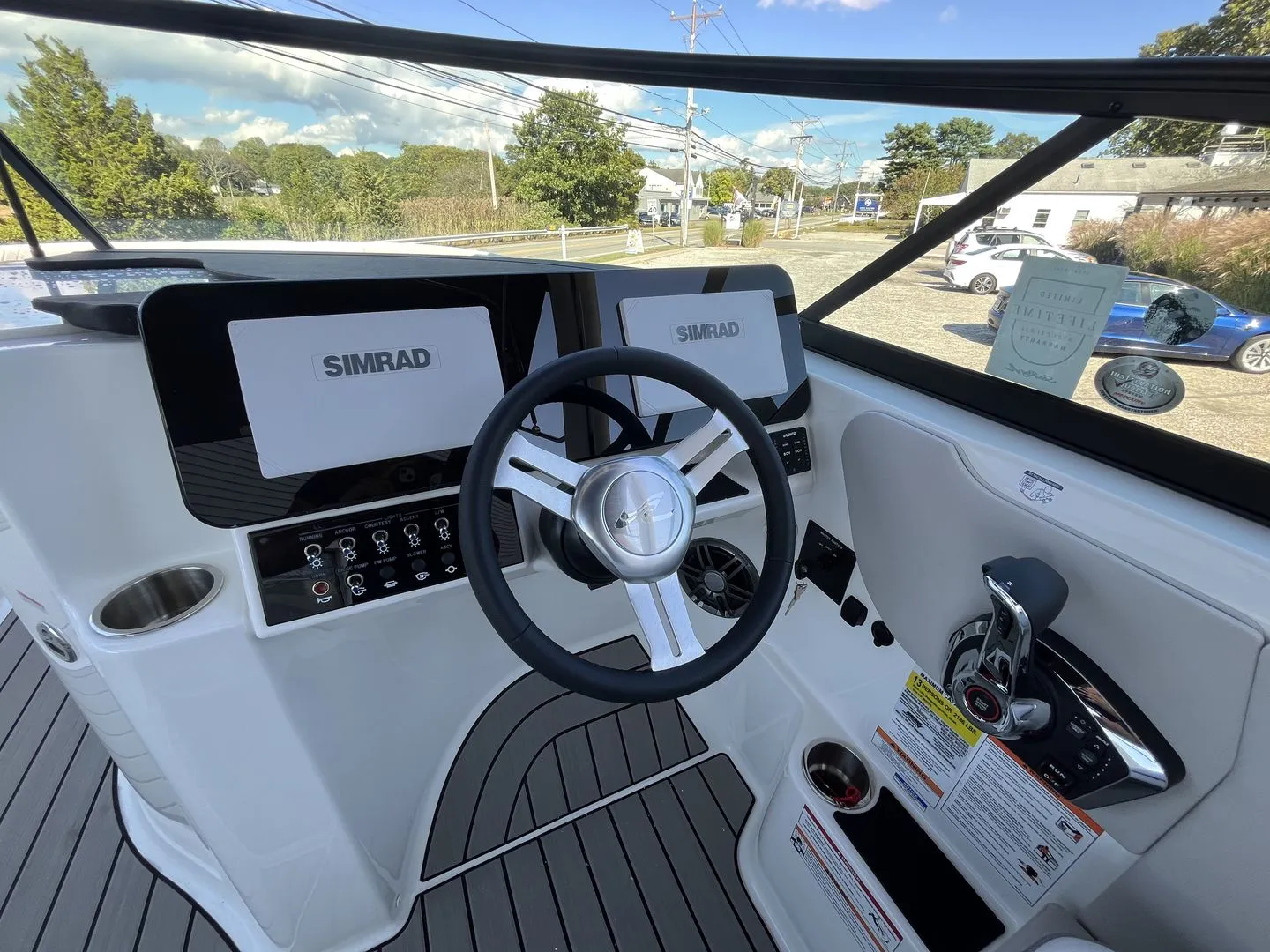 2026 Sea Ray SDX 230 Outboard Image Thumbnail #12