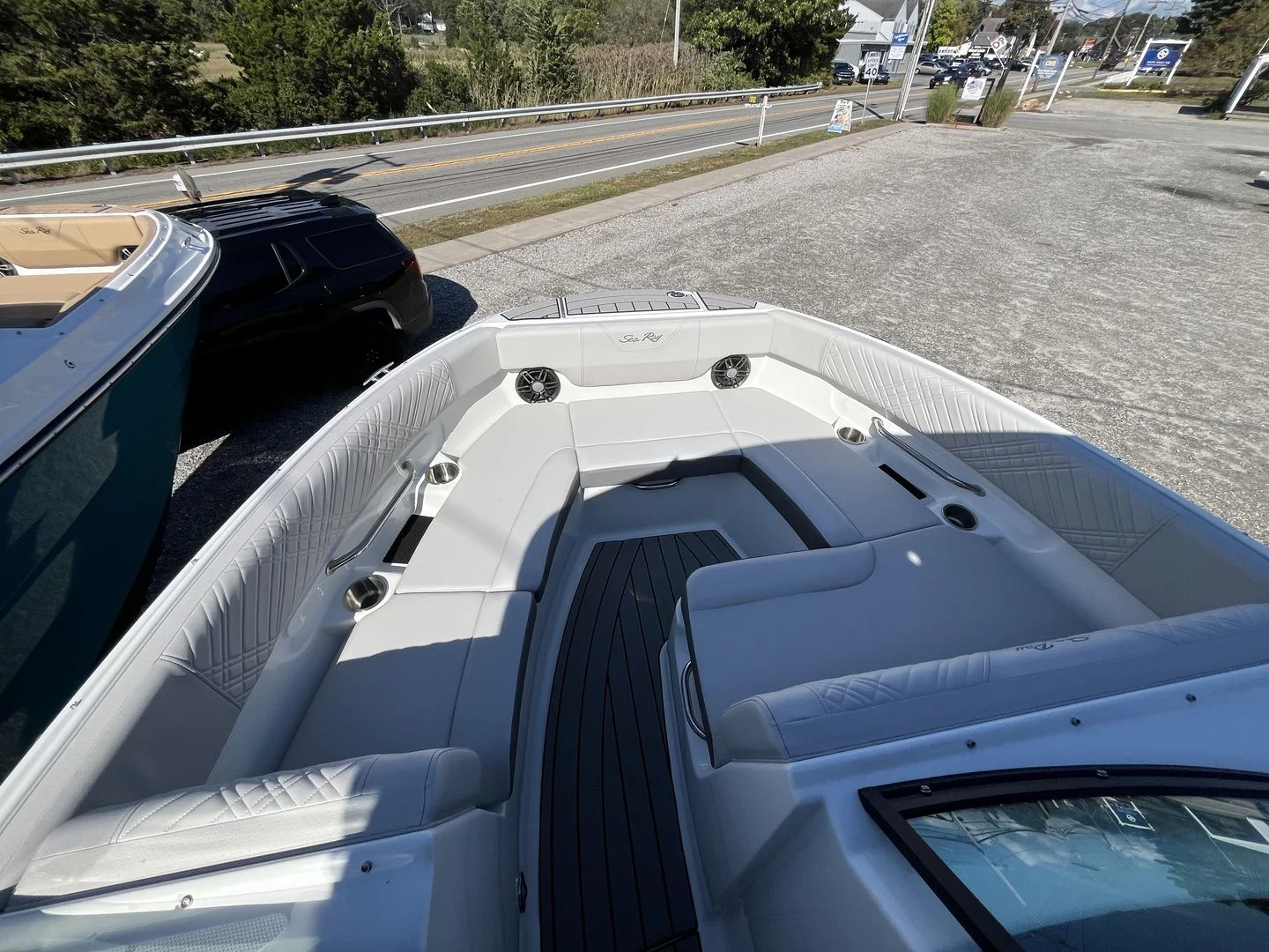 2026 Sea Ray SDX 230 Outboard Image Thumbnail #16