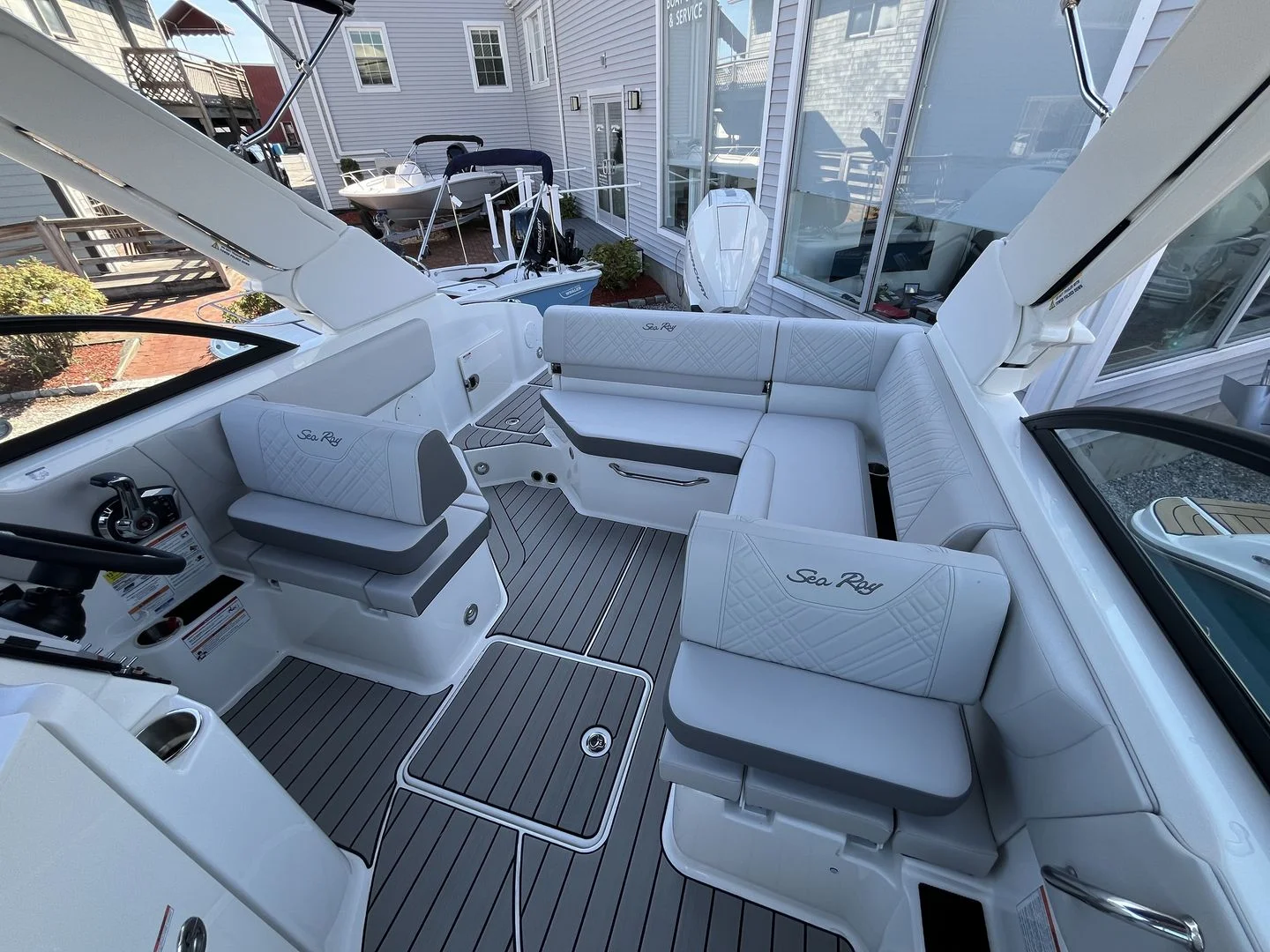 2026 Sea Ray SDX 230 Outboard Image Thumbnail #9