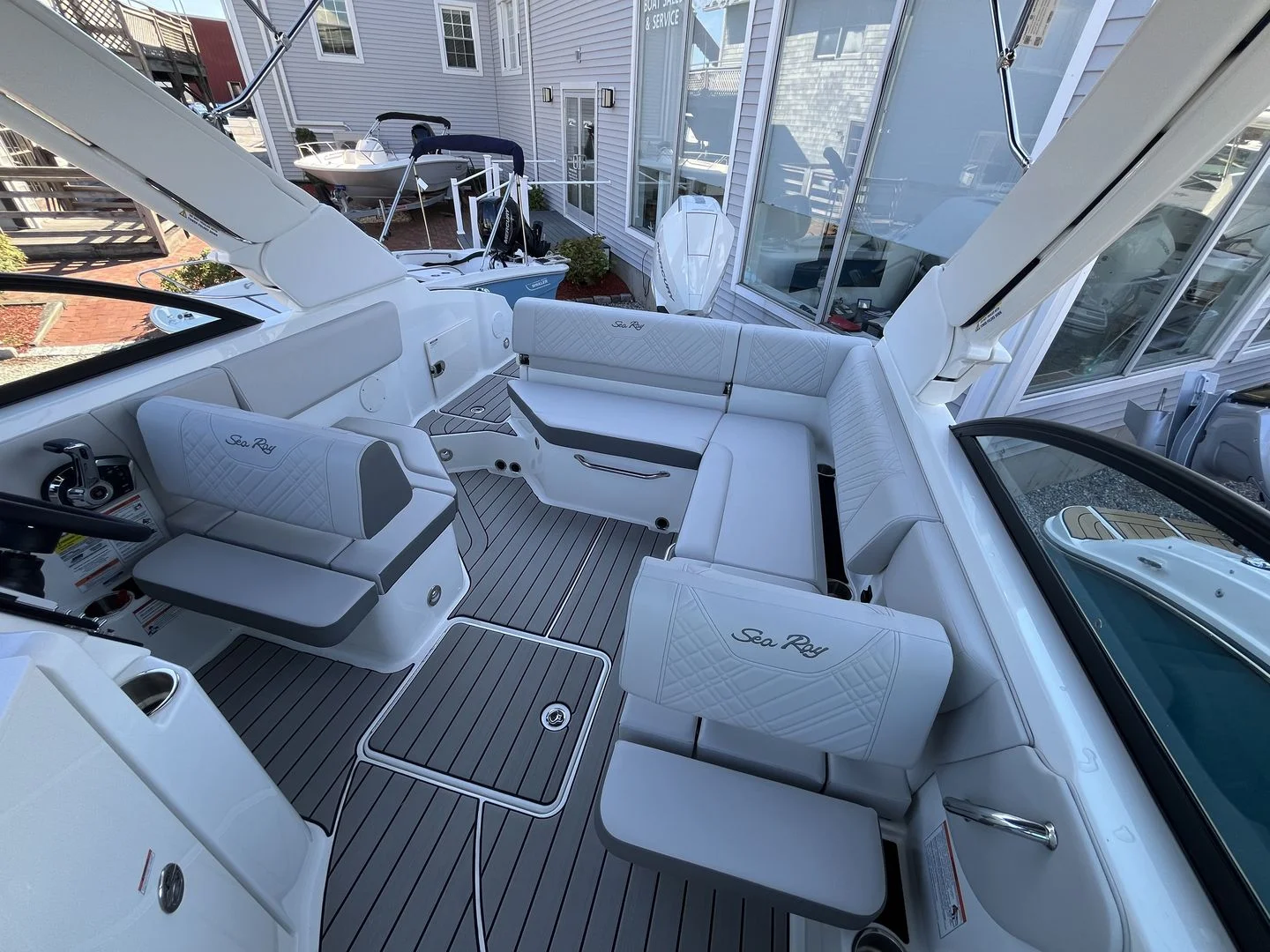 2026 Sea Ray SDX 230 Outboard Image Thumbnail #11