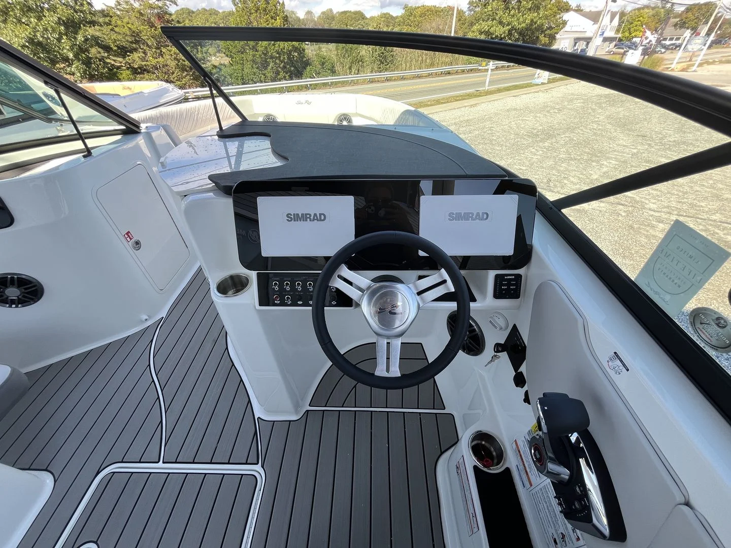 2026 Sea Ray SDX 230 Outboard Image Thumbnail #13