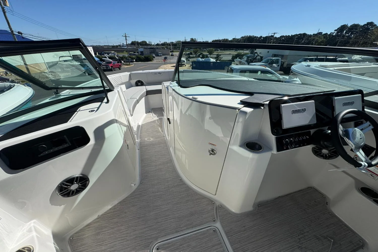 2026 Sea Ray SDX 250 Outboard Image Thumbnail #18