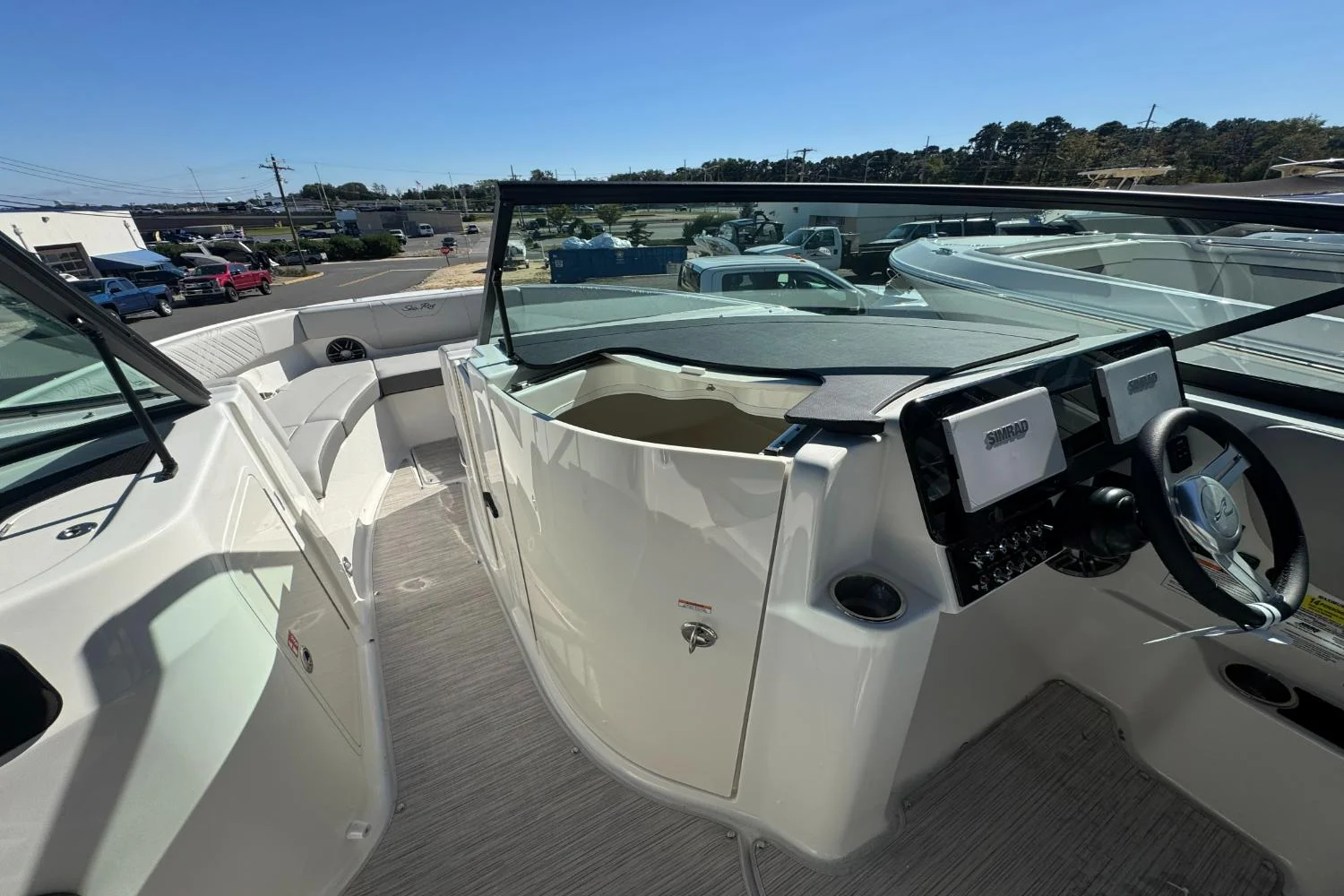 2026 Sea Ray SDX 250 Outboard Image Thumbnail #19