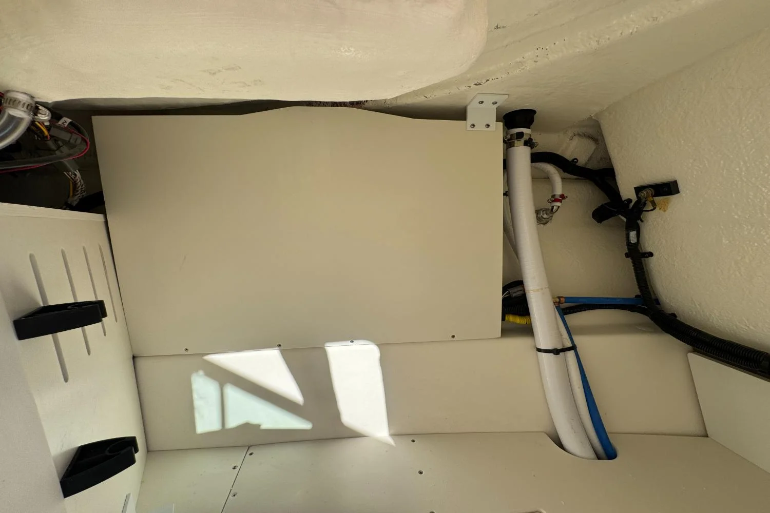 2026 Sea Ray SDX 250 Outboard Image Thumbnail #24