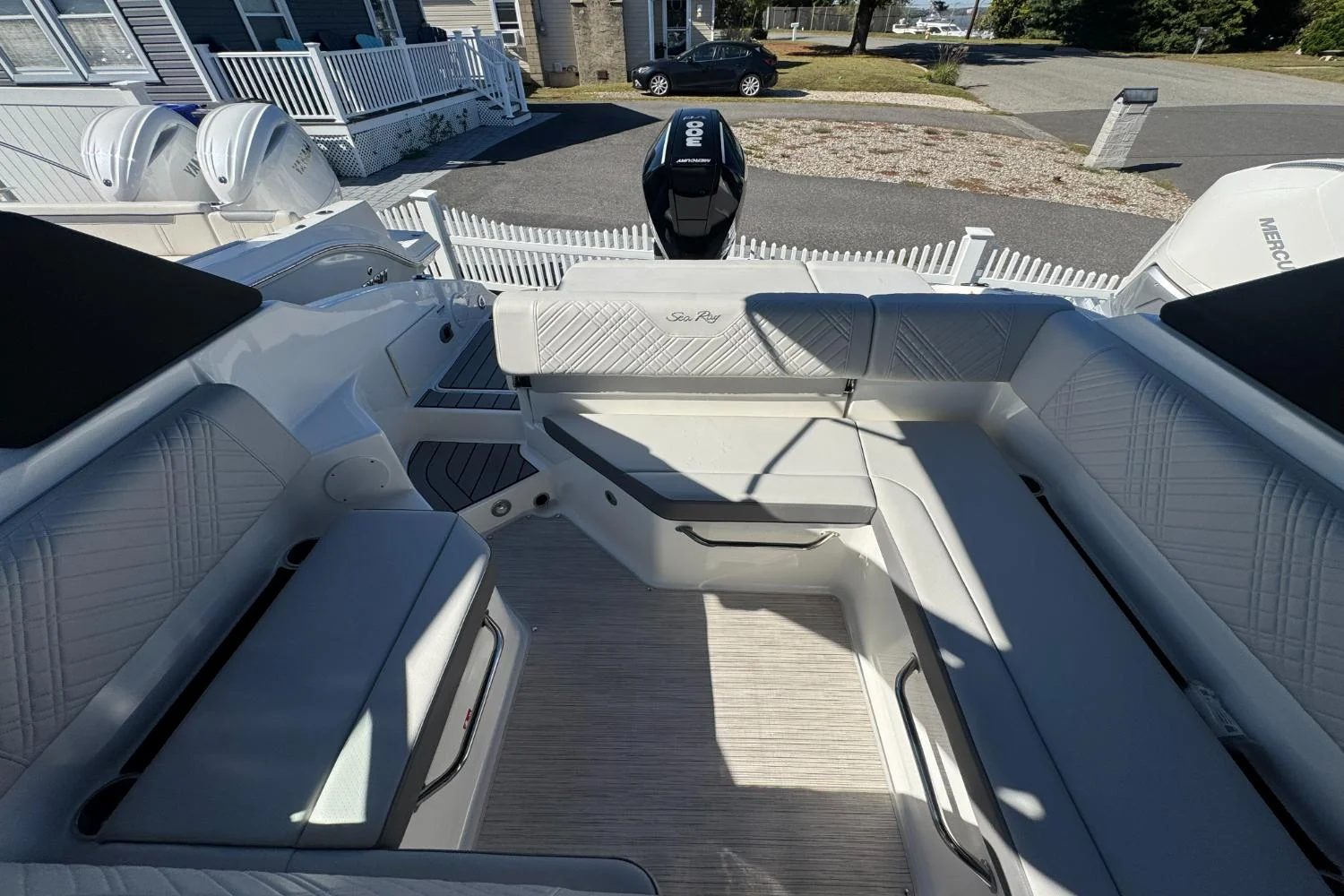 2026 Sea Ray SDX 250 Outboard Image Thumbnail #9