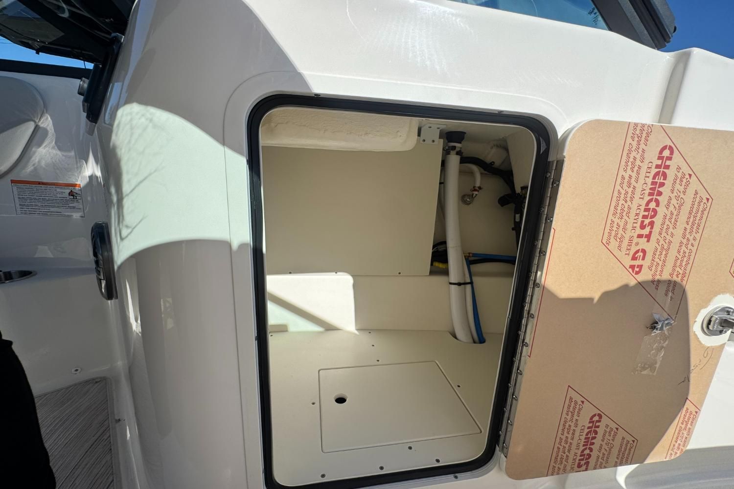 2026 Sea Ray SDX 250 Outboard Image Thumbnail #24