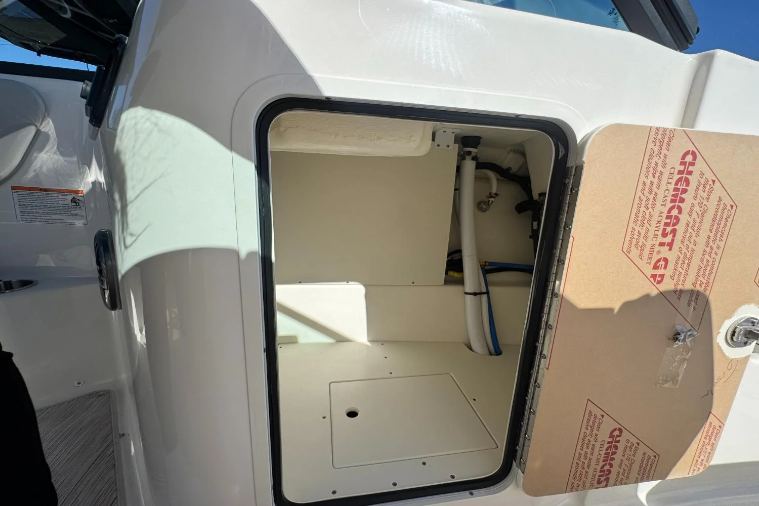 2026 Sea Ray SDX 250 Outboard Image Thumbnail #23