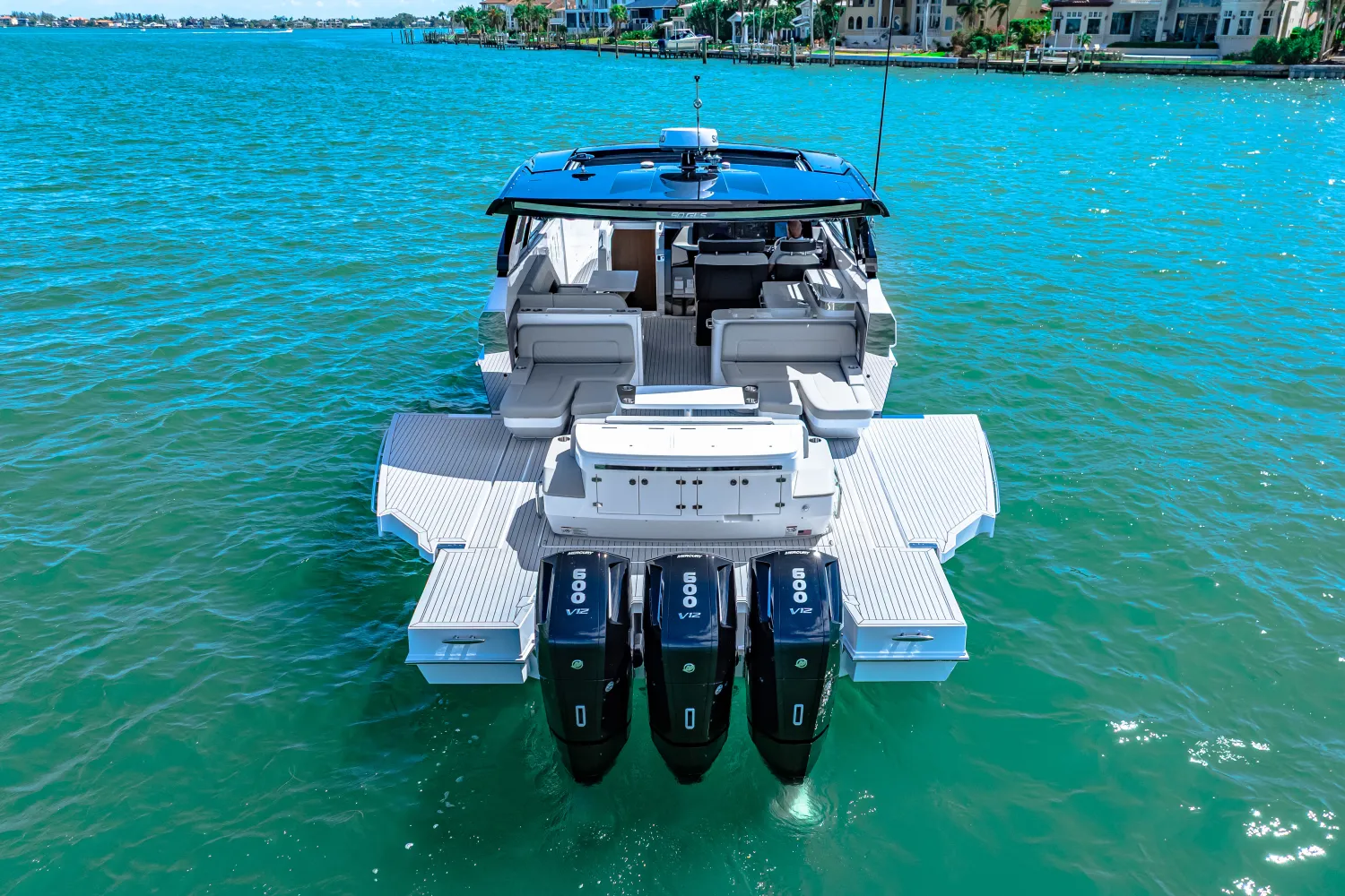 2026 Cruisers Yachts 50GLS OB Image Thumbnail #8