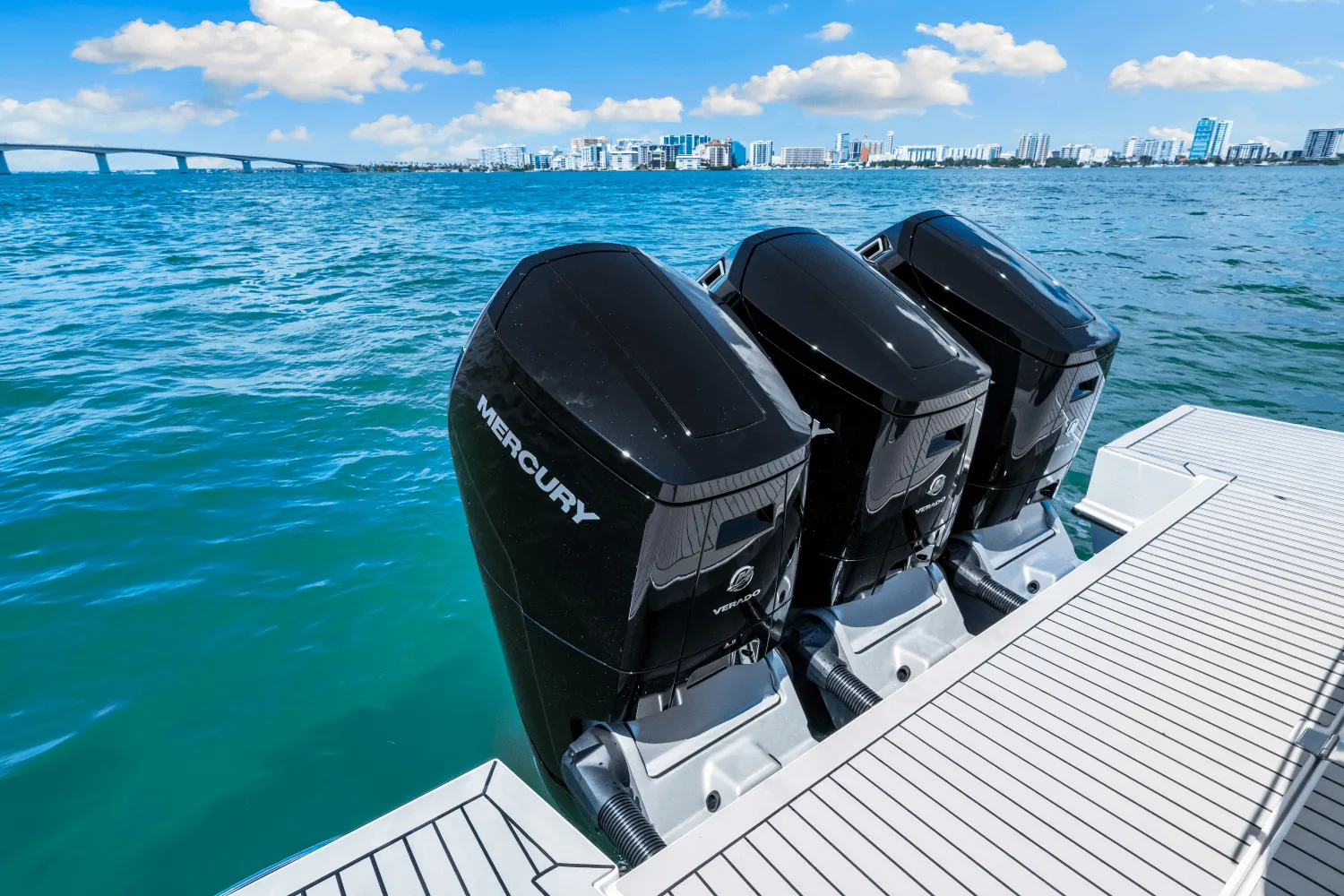 2026 Cruisers Yachts 50GLS OB Image Thumbnail #44