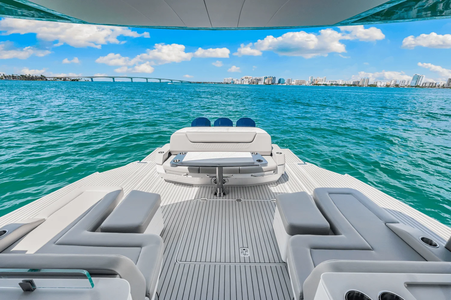 2026 Cruisers Yachts 50GLS OB Image Thumbnail #24