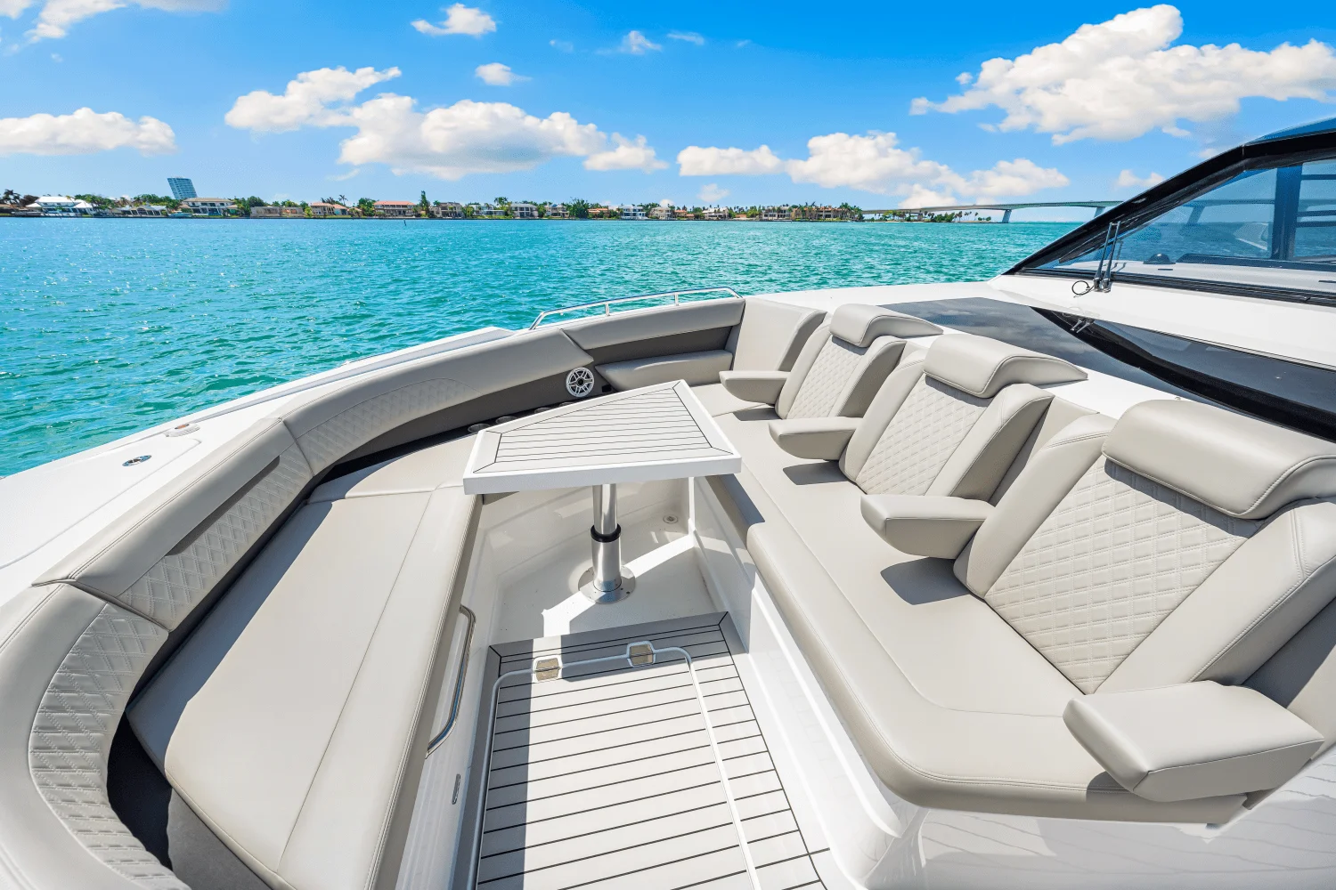 2026 Cruisers Yachts 50GLS OB Image Thumbnail #34