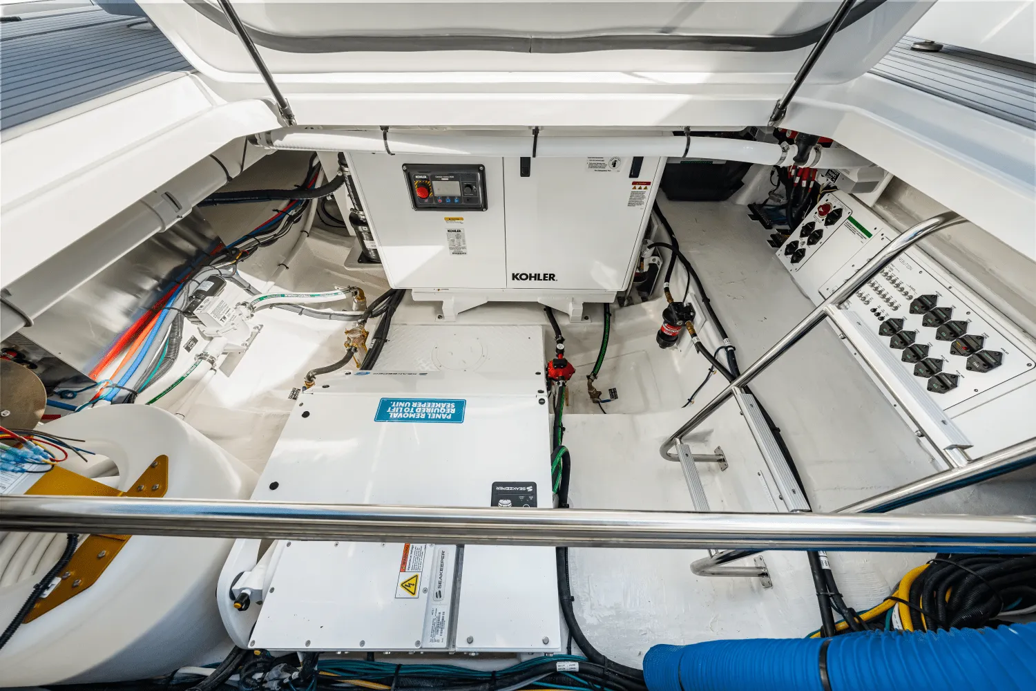 2026 Cruisers Yachts 50GLS OB Image Thumbnail #45