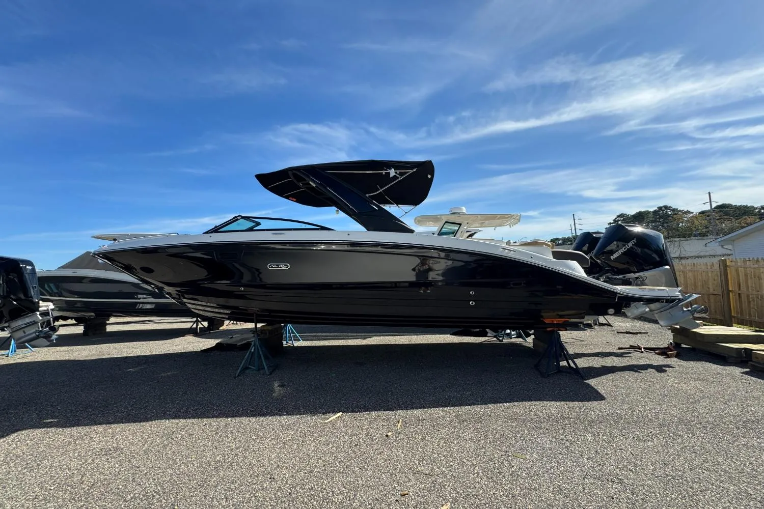 2026 Sea Ray SDX 290 Outboard