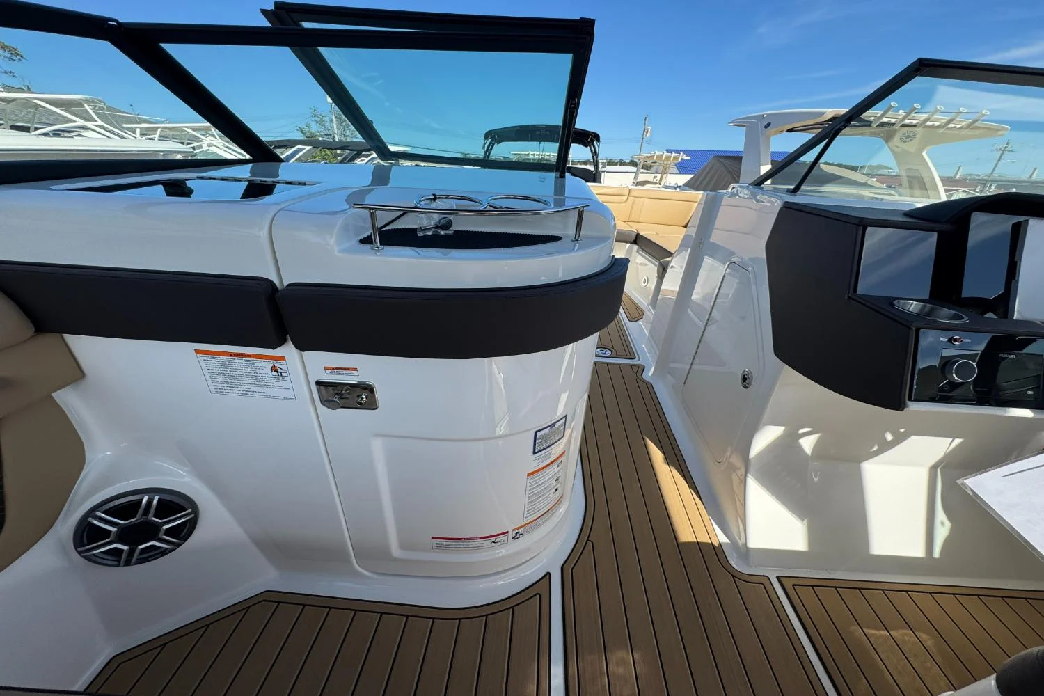 2026 Sea Ray SDX 290 Outboard Image Thumbnail #31