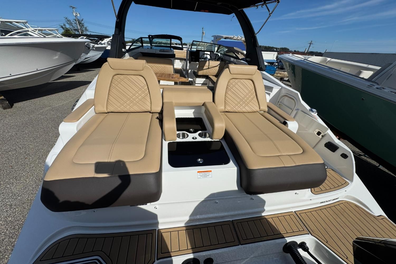 2026 Sea Ray SDX 290 Outboard Image Thumbnail #12