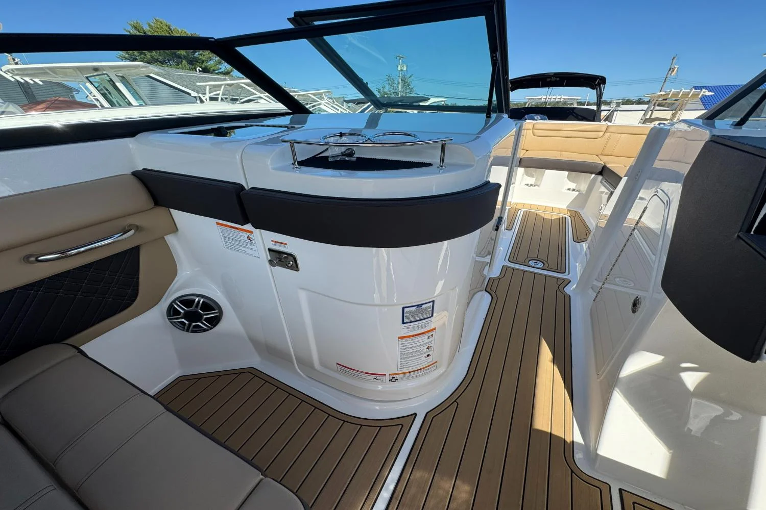 2026 Sea Ray SDX 290 Outboard Image Thumbnail #32