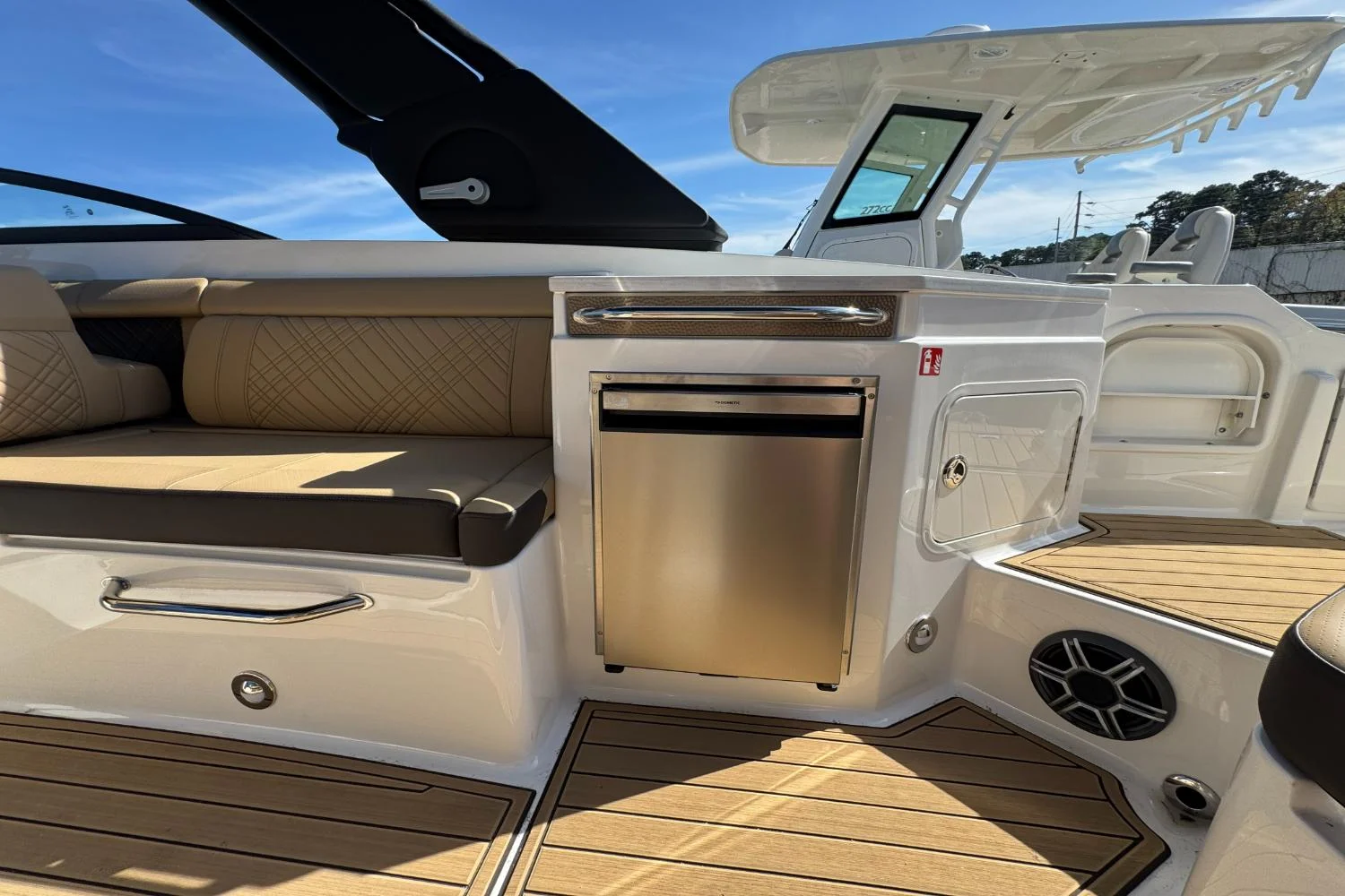 2026 Sea Ray SDX 290 Outboard Image Thumbnail #23