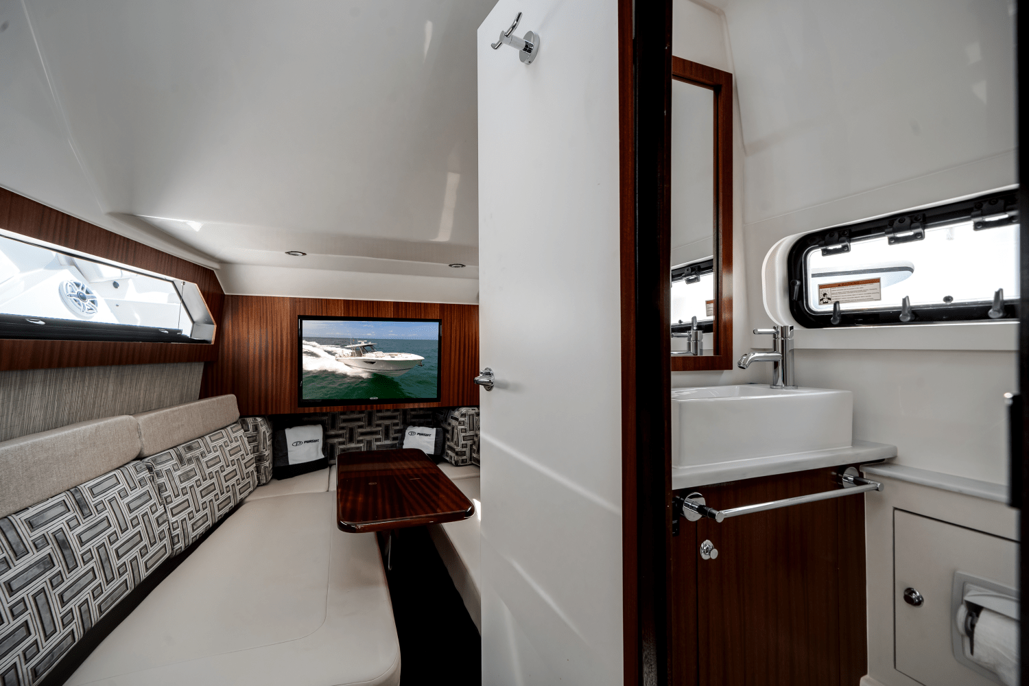 2024 Pursuit 428 SPORT CONSOLE Image Thumbnail #26