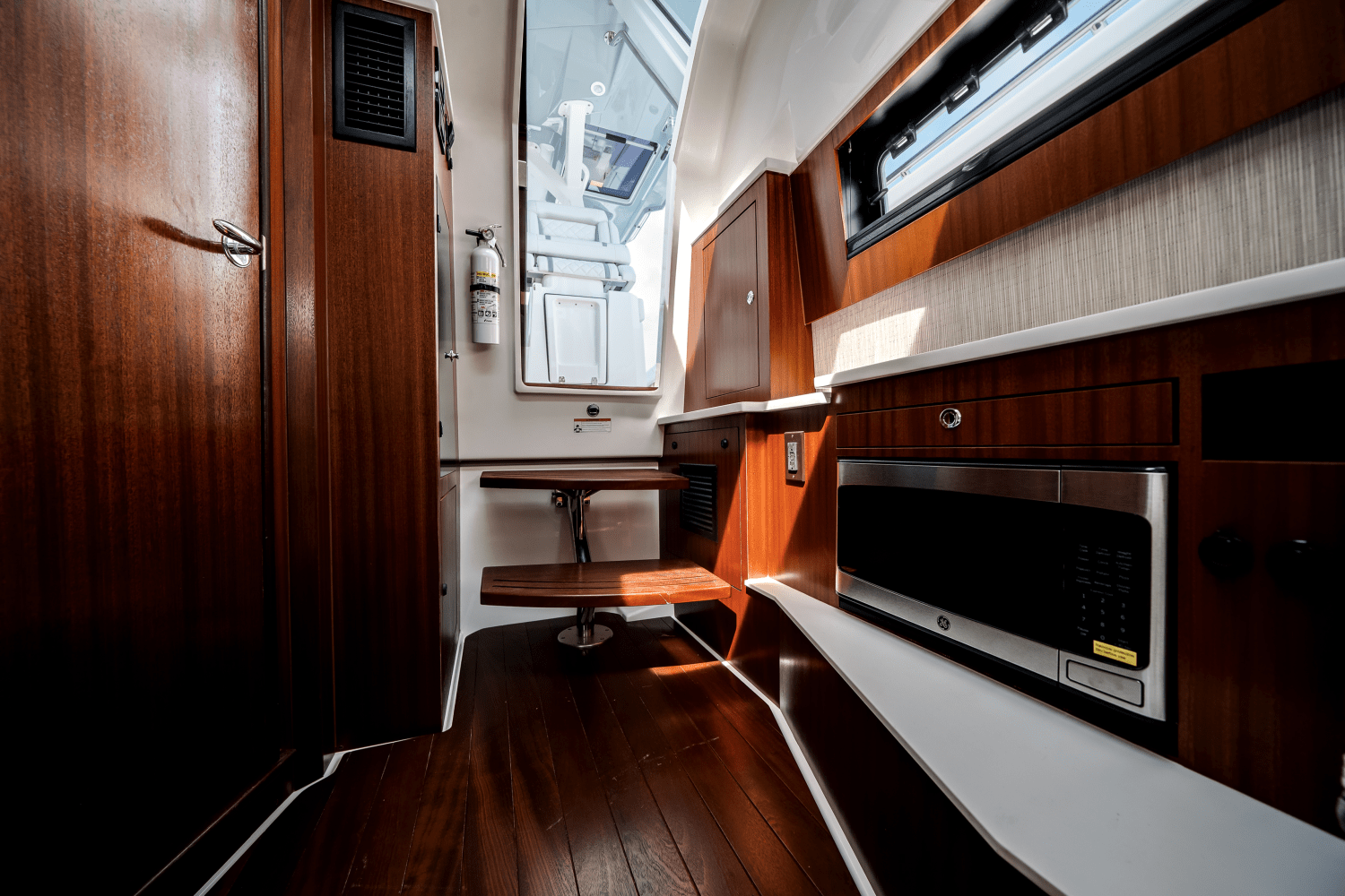 2024 Pursuit 428 SPORT CONSOLE Image Thumbnail #24