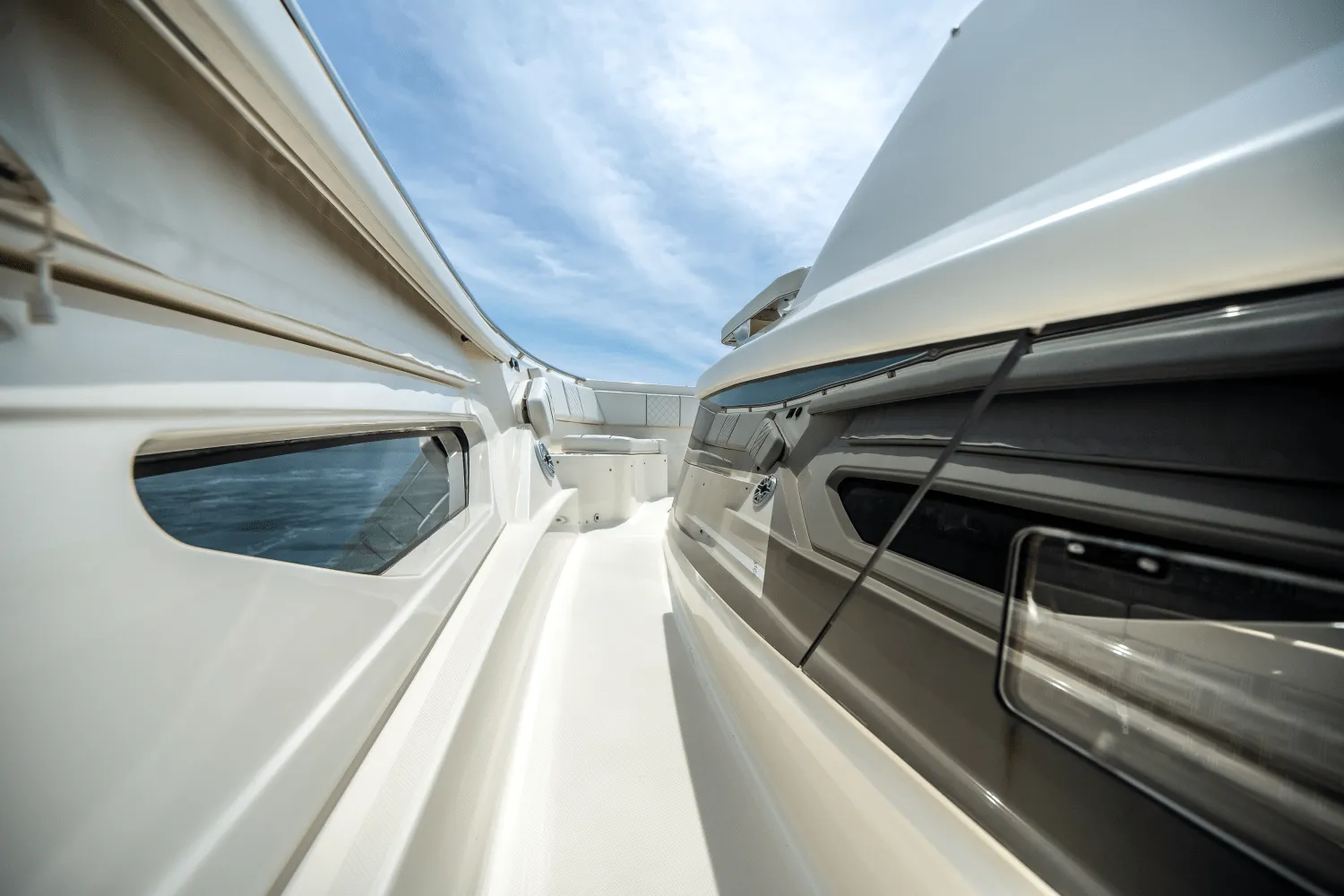 2024 Pursuit 428 SPORT CONSOLE Image Thumbnail #16